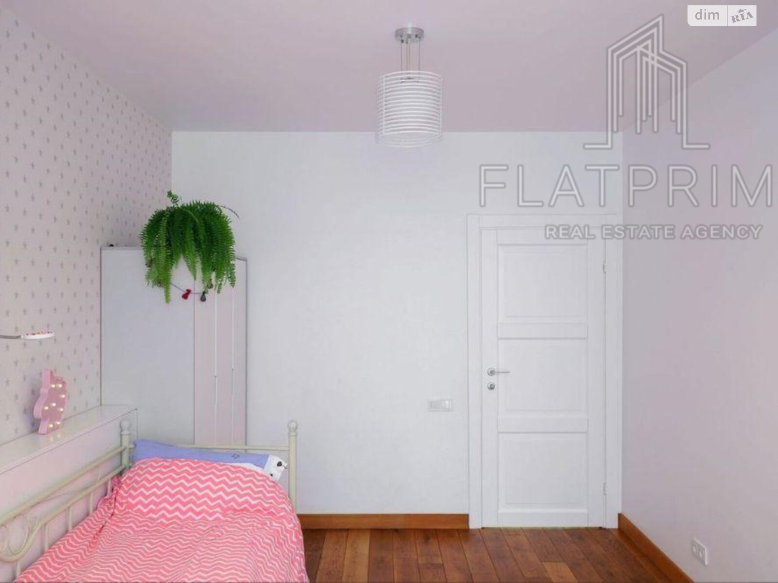 Продажа трехкомнатной квартиры в Киеве, на ул. Метрологическая 109А, район Феофания фото 1 Продажа трехкомнатной квартиры в Киеве, на ул. Метрологическая 109А, район Феофания фото 1