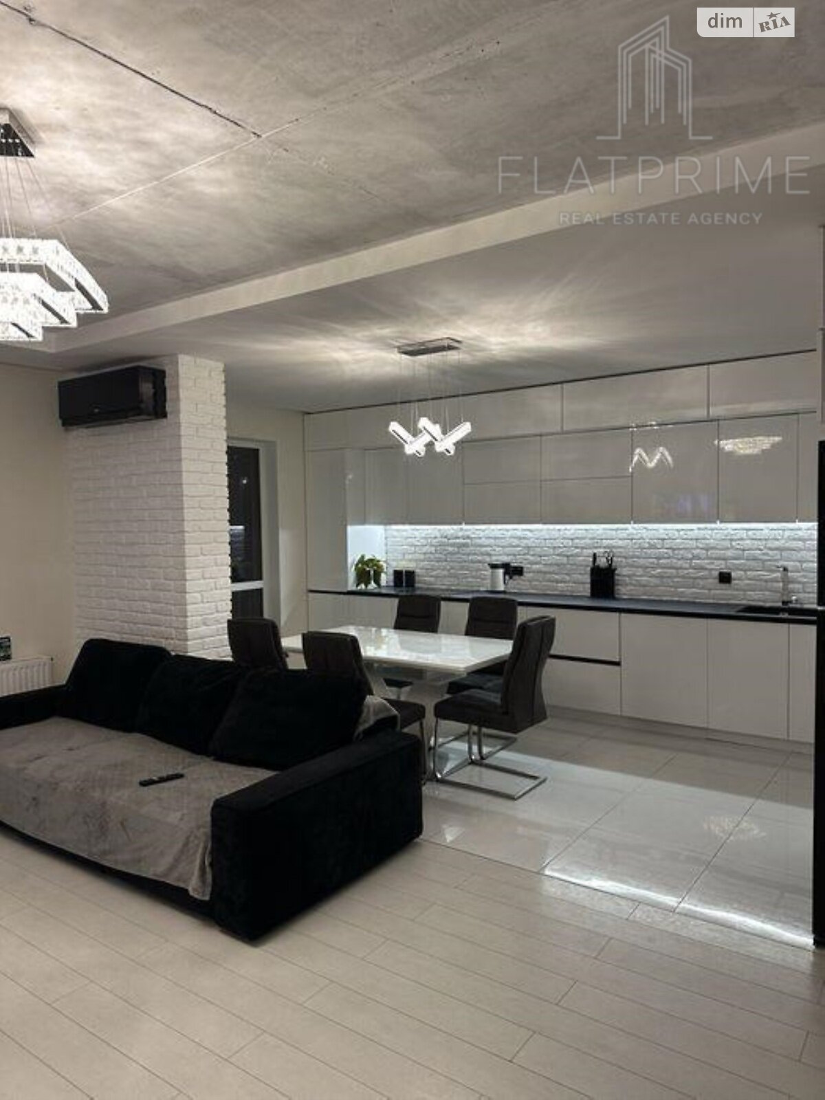 Продажа трехкомнатной квартиры в Киеве, на ул. Метрологическая 7А, район Феофания фото 1 Продажа трехкомнатной квартиры в Киеве, на ул. Метрологическая 7А, район Феофания фото 1
