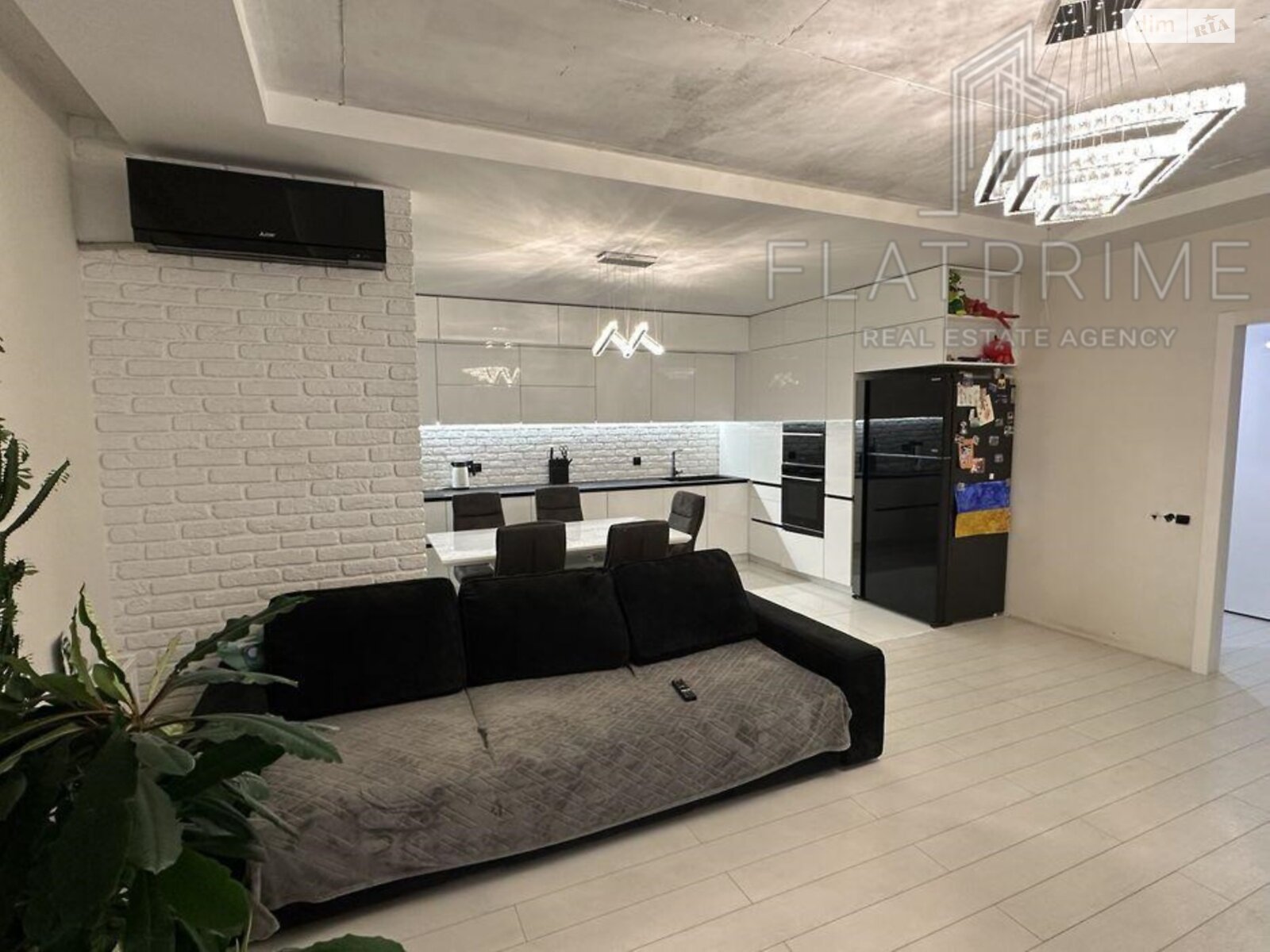 Продажа трехкомнатной квартиры в Киеве, на ул. Метрологическая 7А, район Феофания фото 1 Продажа трехкомнатной квартиры в Киеве, на ул. Метрологическая 7А, район Феофания фото 1