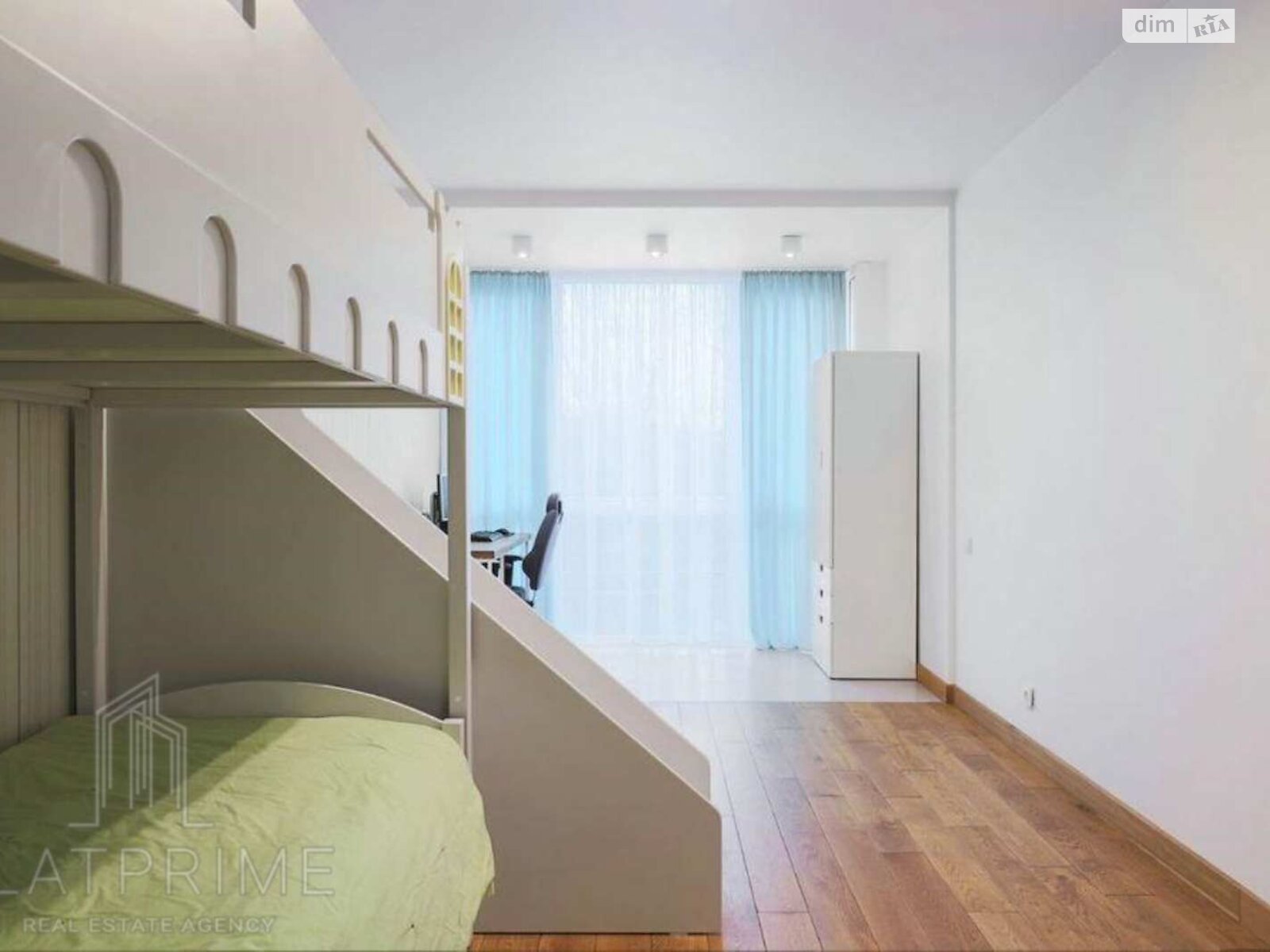Продажа трехкомнатной квартиры в Киеве, на ул. Метрологическая 109А, район Феофания фото 1 Продажа трехкомнатной квартиры в Киеве, на ул. Метрологическая 109А, район Феофания фото 1