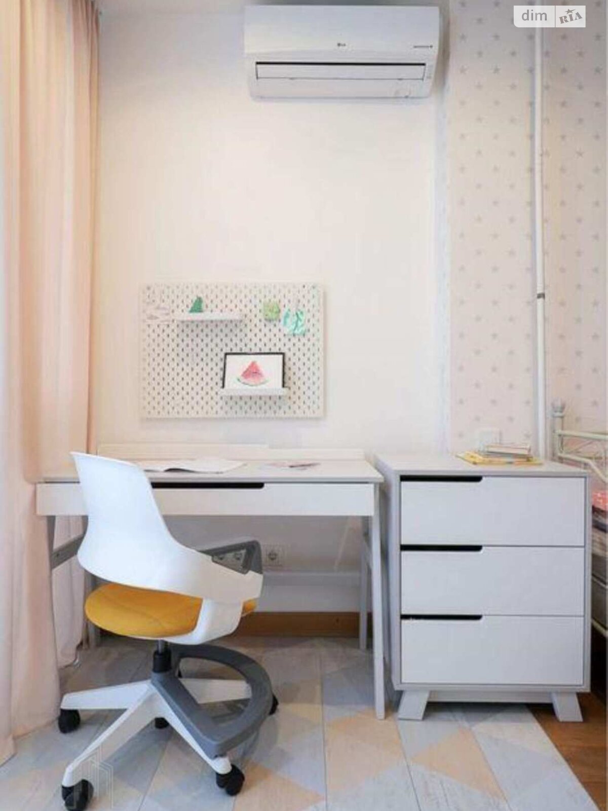 Продажа трехкомнатной квартиры в Киеве, на ул. Метрологическая 109А, район Феофания фото 1 Продажа трехкомнатной квартиры в Киеве, на ул. Метрологическая 109А, район Феофания фото 1