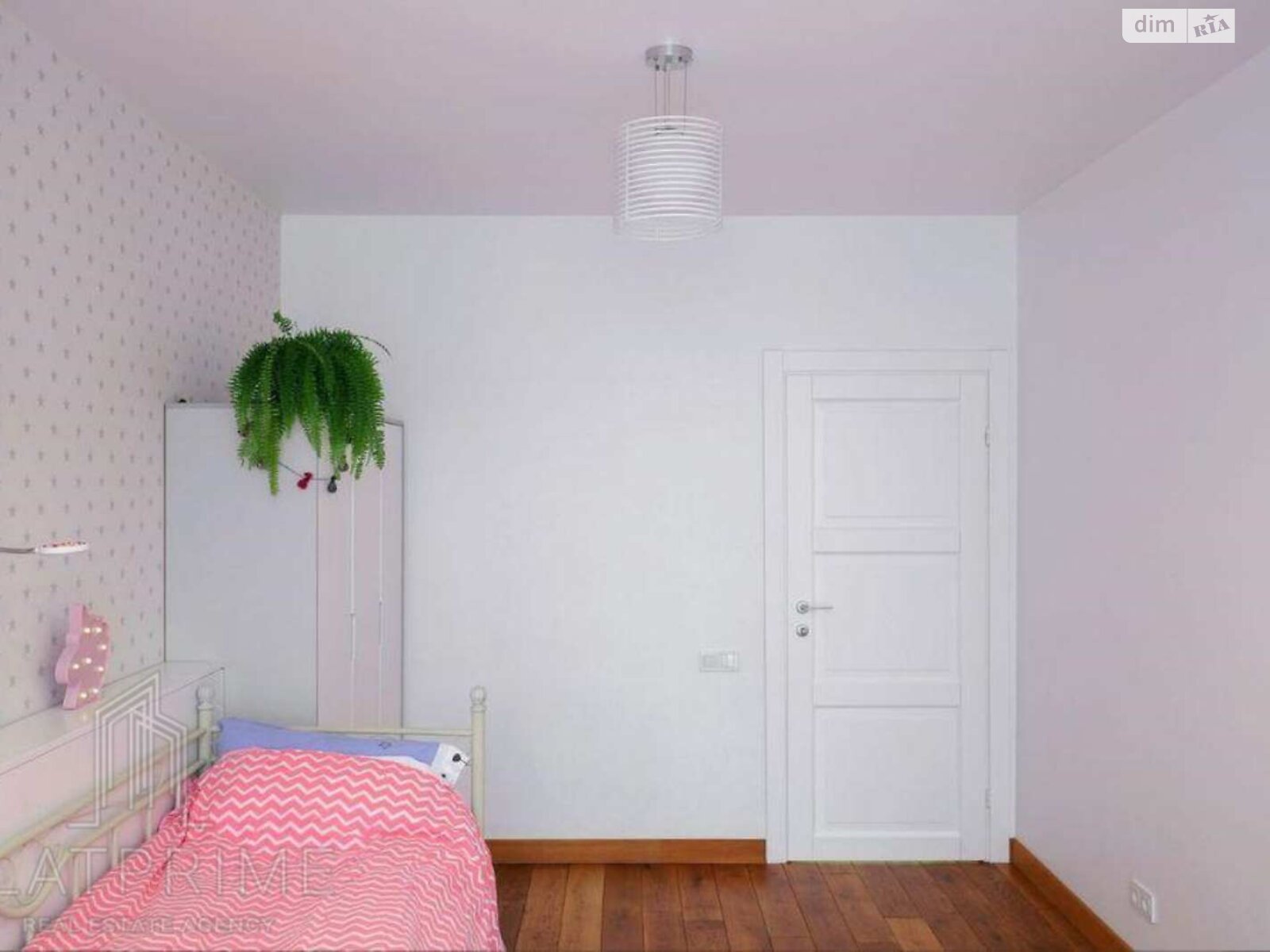 Продажа трехкомнатной квартиры в Киеве, на ул. Метрологическая 109А, район Феофания фото 1 Продажа трехкомнатной квартиры в Киеве, на ул. Метрологическая 109А, район Феофания фото 1