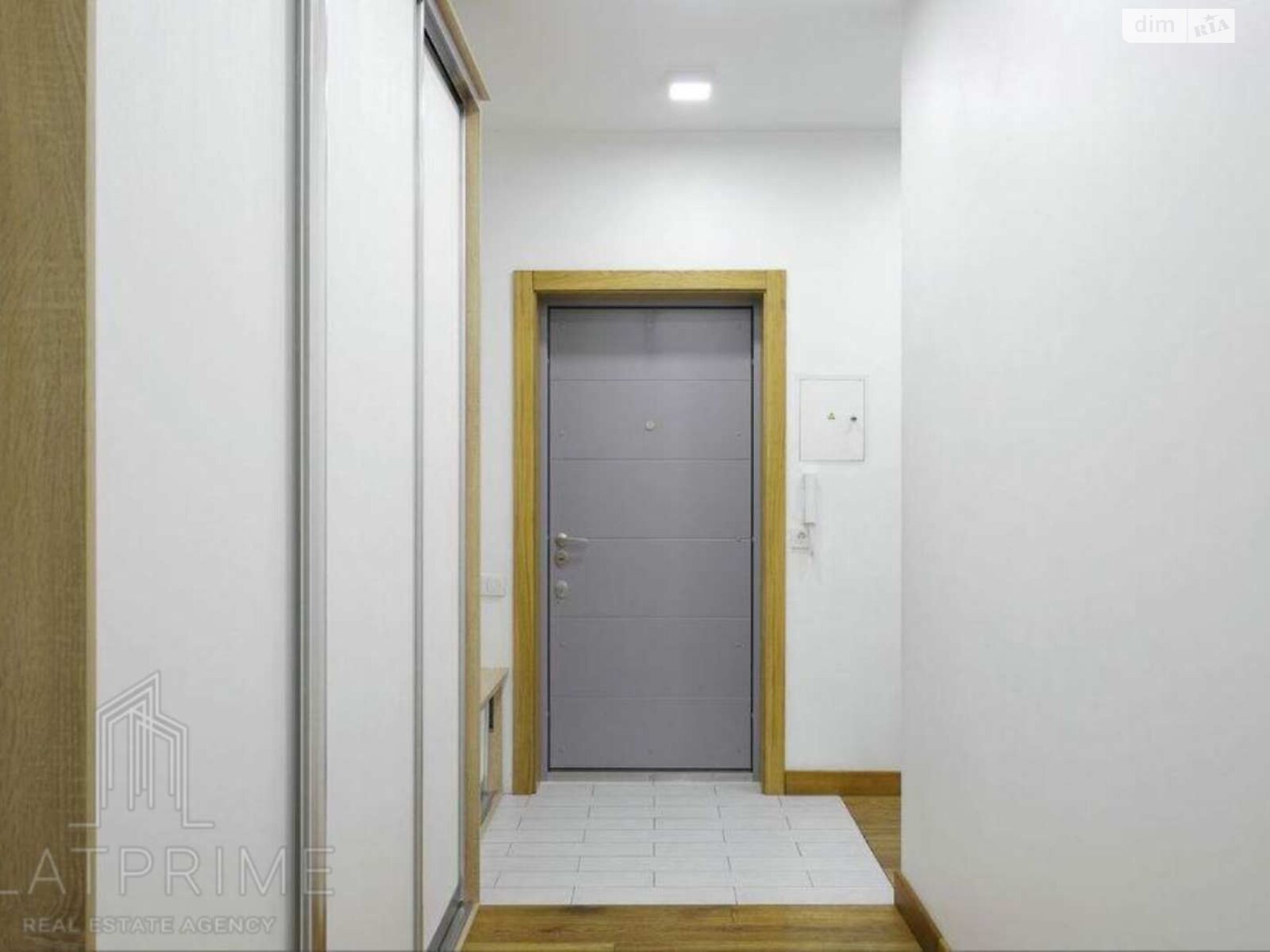 Продажа трехкомнатной квартиры в Киеве, на ул. Метрологическая 109А, район Феофания фото 1 Продажа трехкомнатной квартиры в Киеве, на ул. Метрологическая 109А, район Феофания фото 1