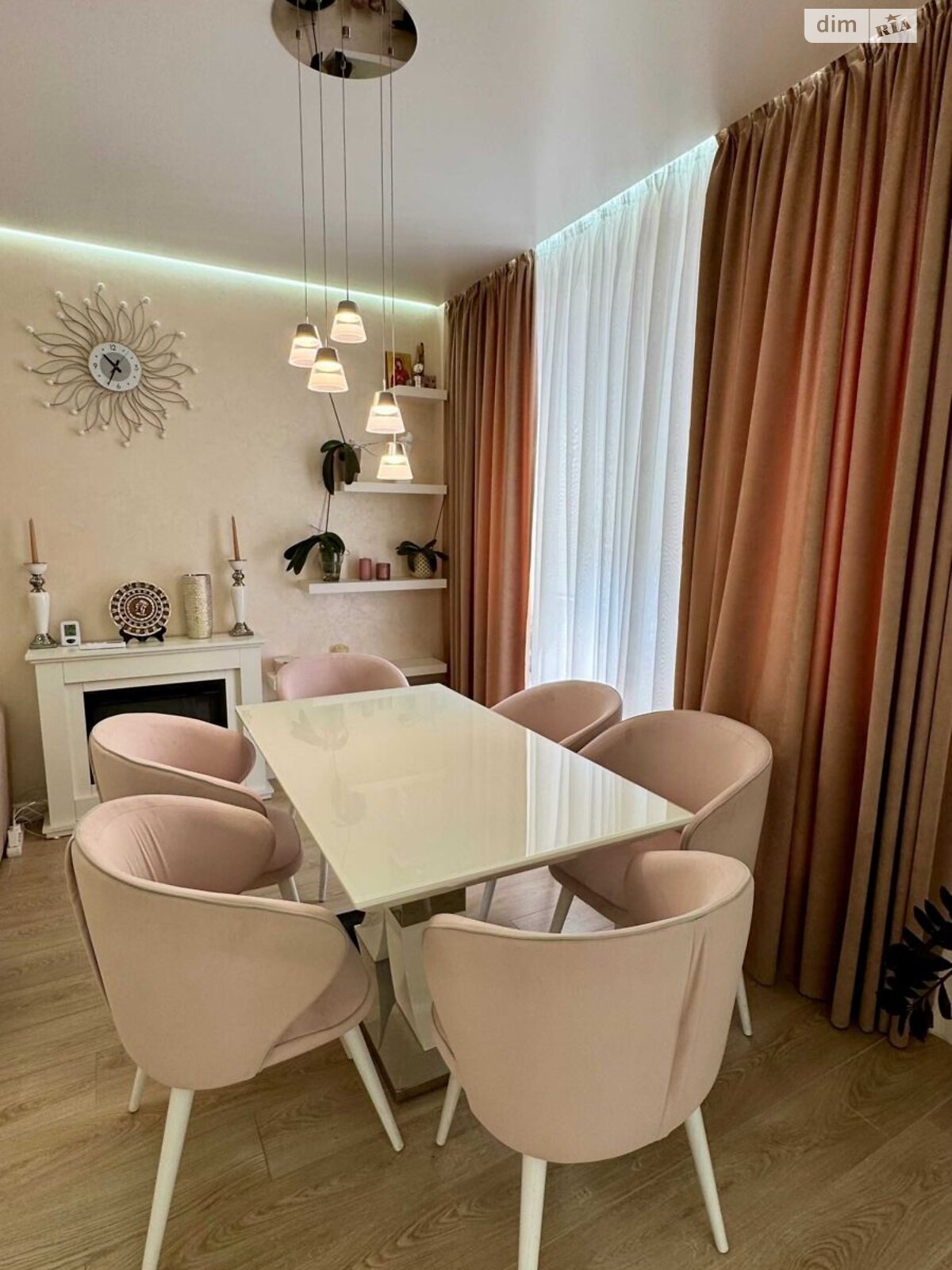 Продажа трехкомнатной квартиры в Киеве, на ул. Метрологическая 54, район Феофания фото 1