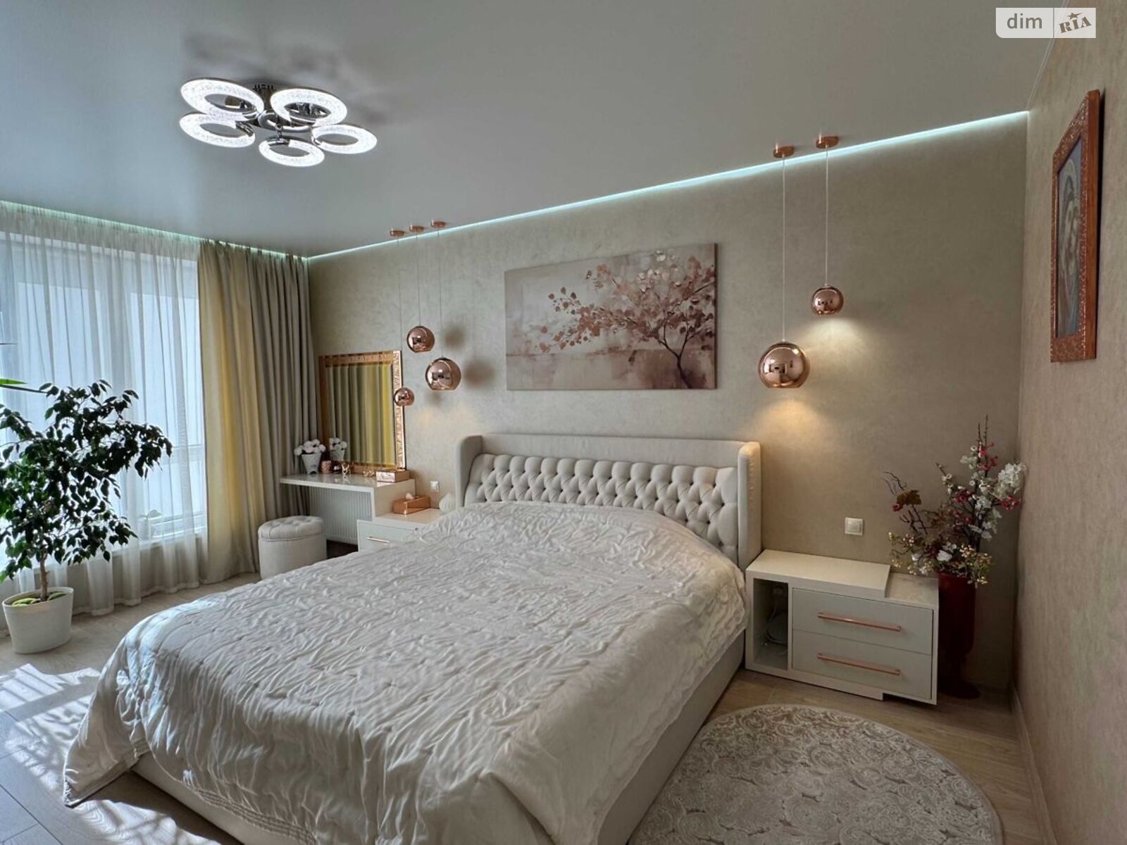 Продажа трехкомнатной квартиры в Киеве, на ул. Метрологическая 54, район Феофания фото 1