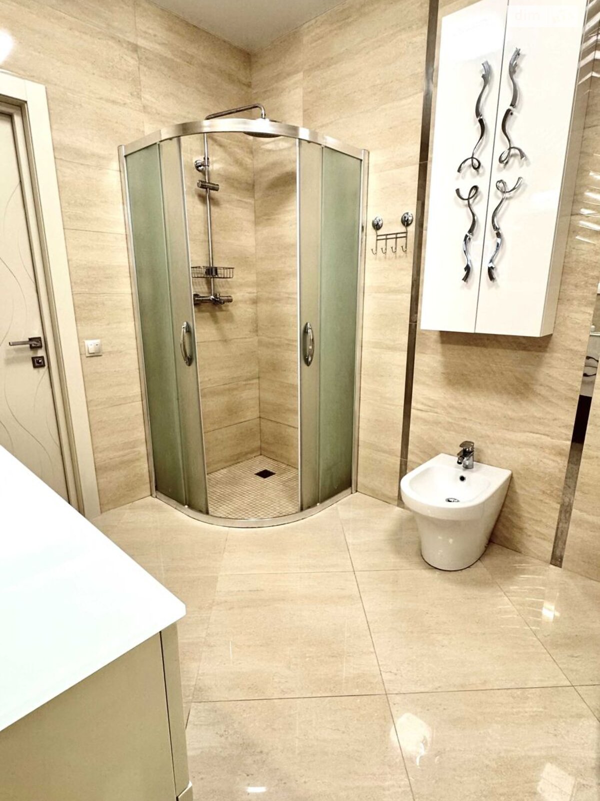 Продажа трехкомнатной квартиры в Киеве, на ул. Метрологическая 54, район Феофания фото 1