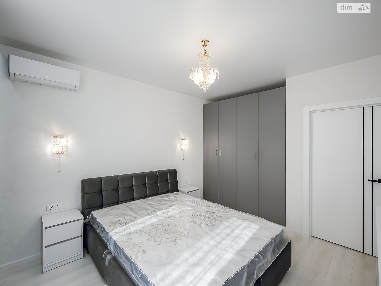 Продажа трехкомнатной квартиры в Киеве, на просп. Берестейский 67В, район Галаганы фото 1 Продажа трехкомнатной квартиры в Киеве, на просп. Берестейский 67В, район Галаганы фото 1