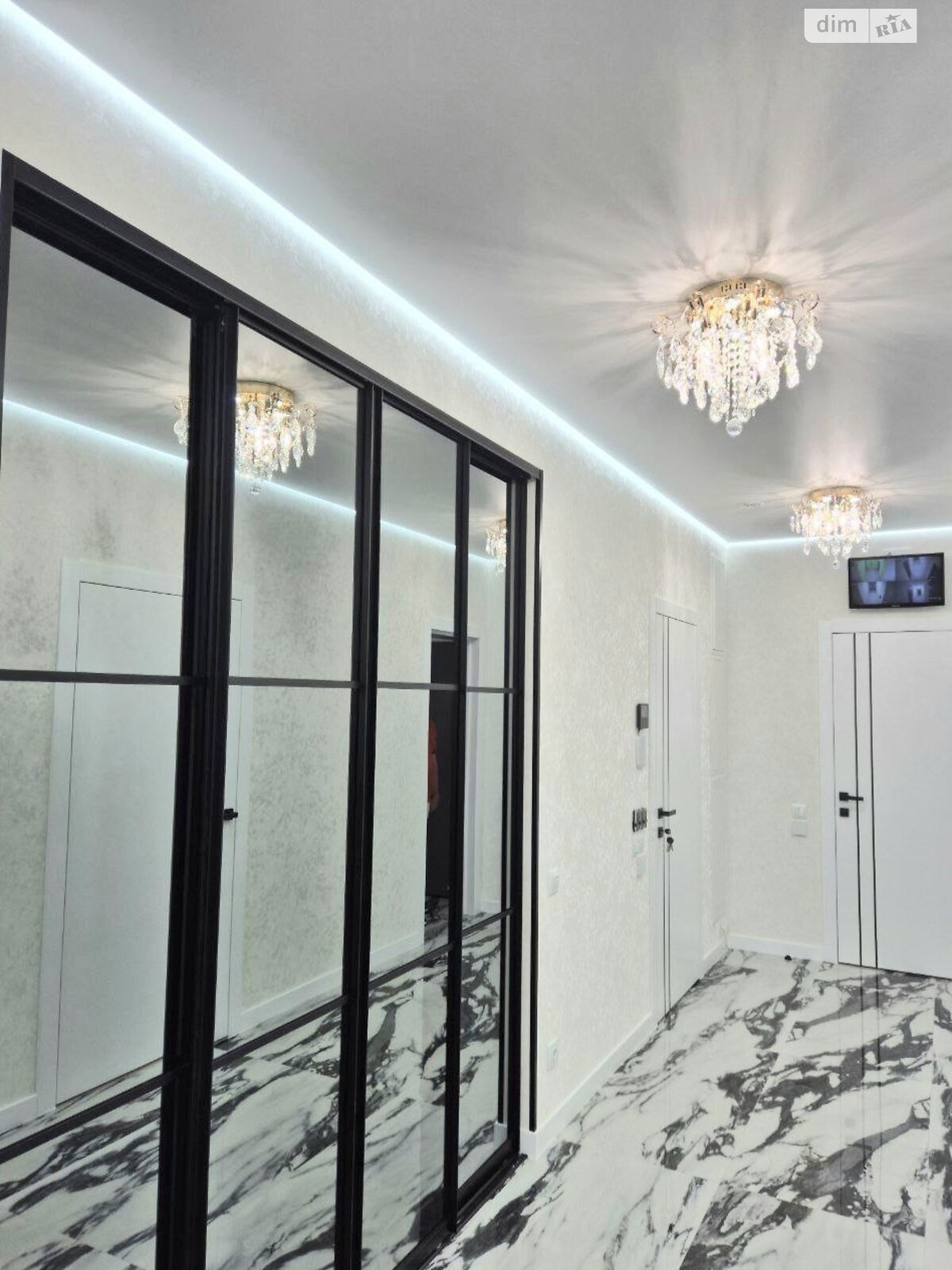 Продажа трехкомнатной квартиры в Киеве, на просп. Берестейский 67В, район Галаганы фото 1 Продажа трехкомнатной квартиры в Киеве, на просп. Берестейский 67В, район Галаганы фото 1