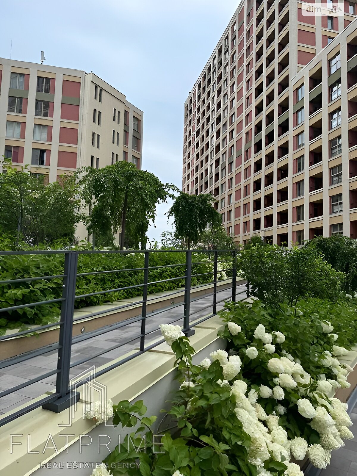Продажа трехкомнатной квартиры в Киеве, на просп. Берестейский 67, район Галаганы фото 1 Продажа трехкомнатной квартиры в Киеве, на просп. Берестейский 67, район Галаганы фото 1