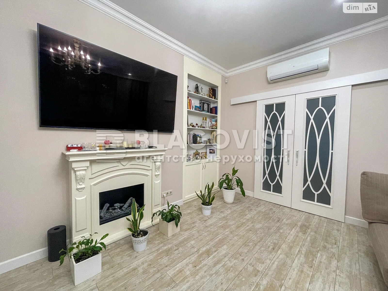 Продаж двокімнатної квартири в Києві, на вул. Генерала Шаповала 2, фото 1 Продаж двокімнатної квартири в Києві, на вул. Генерала Шаповала 2, фото 1