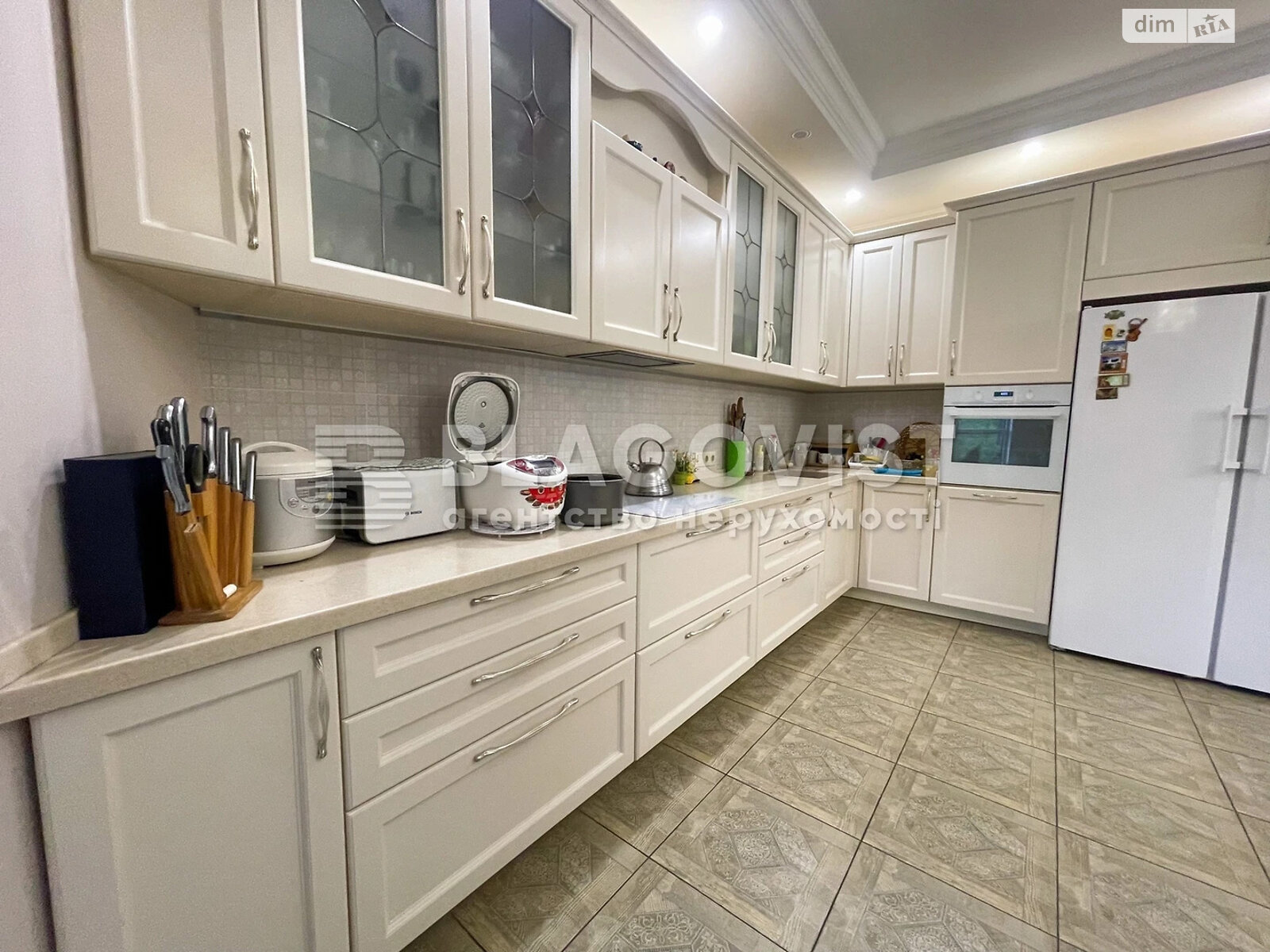 Продаж двокімнатної квартири в Києві, на вул. Генерала Шаповала 2, фото 1 Продаж двокімнатної квартири в Києві, на вул. Генерала Шаповала 2, фото 1