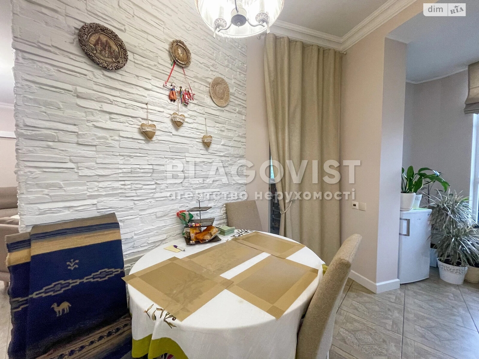 Продаж двокімнатної квартири в Києві, на вул. Генерала Шаповала 2, фото 1 Продаж двокімнатної квартири в Києві, на вул. Генерала Шаповала 2, фото 1