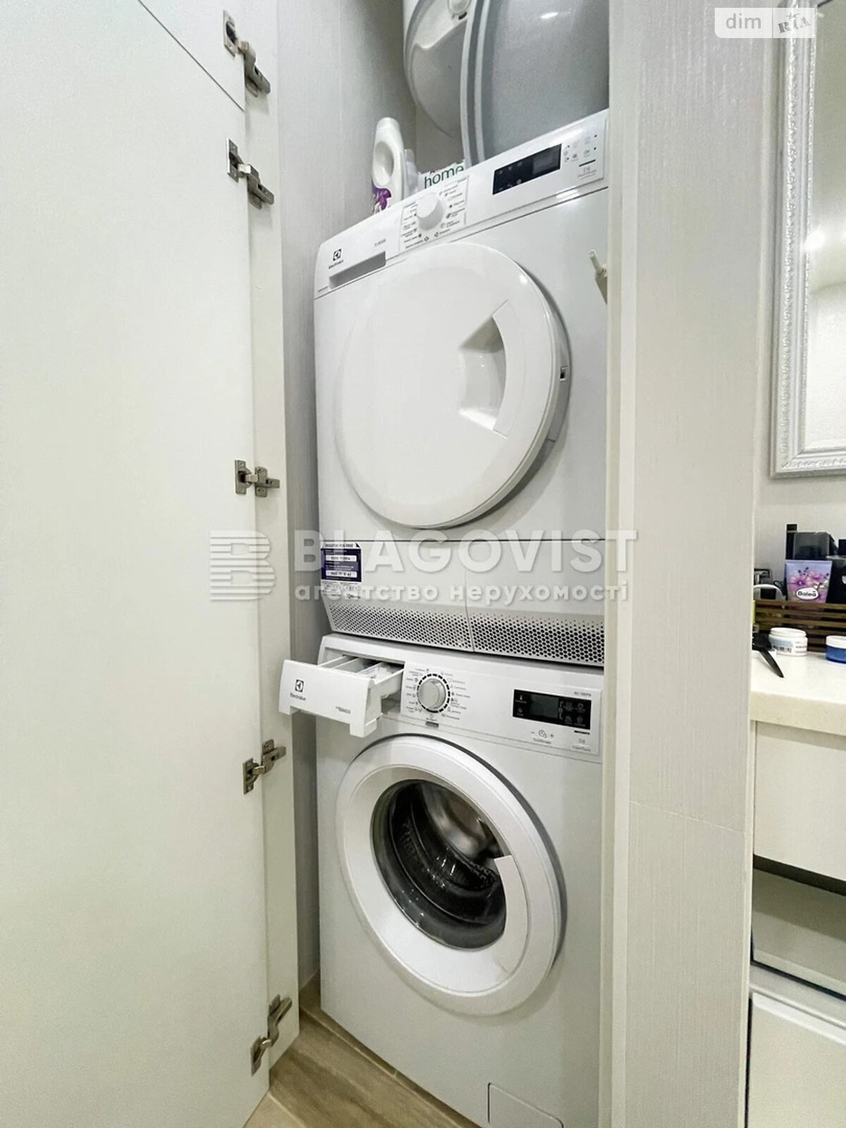 Продаж двокімнатної квартири в Києві, на вул. Генерала Шаповала 2, фото 1 Продаж двокімнатної квартири в Києві, на вул. Генерала Шаповала 2, фото 1