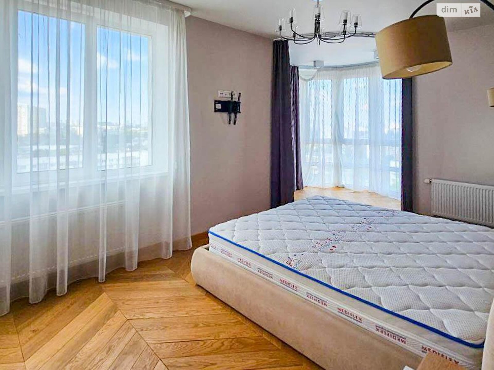 Продажа трехкомнатной квартиры в Киеве, на просп. Голосеевский, район Голосеев фото 1 Продажа трехкомнатной квартиры в Киеве, на просп. Голосеевский, район Голосеев фото 1