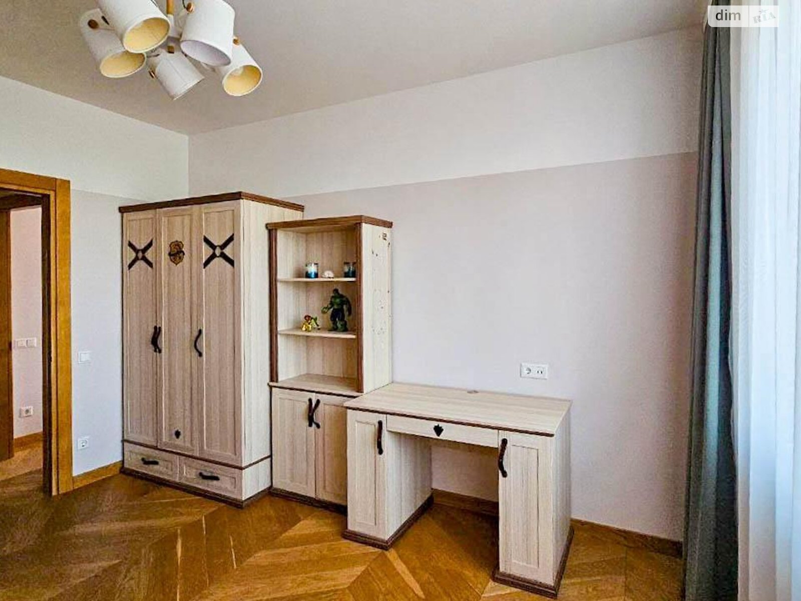 Продажа трехкомнатной квартиры в Киеве, на просп. Голосеевский, район Голосеев фото 1 Продажа трехкомнатной квартиры в Киеве, на просп. Голосеевский, район Голосеев фото 1