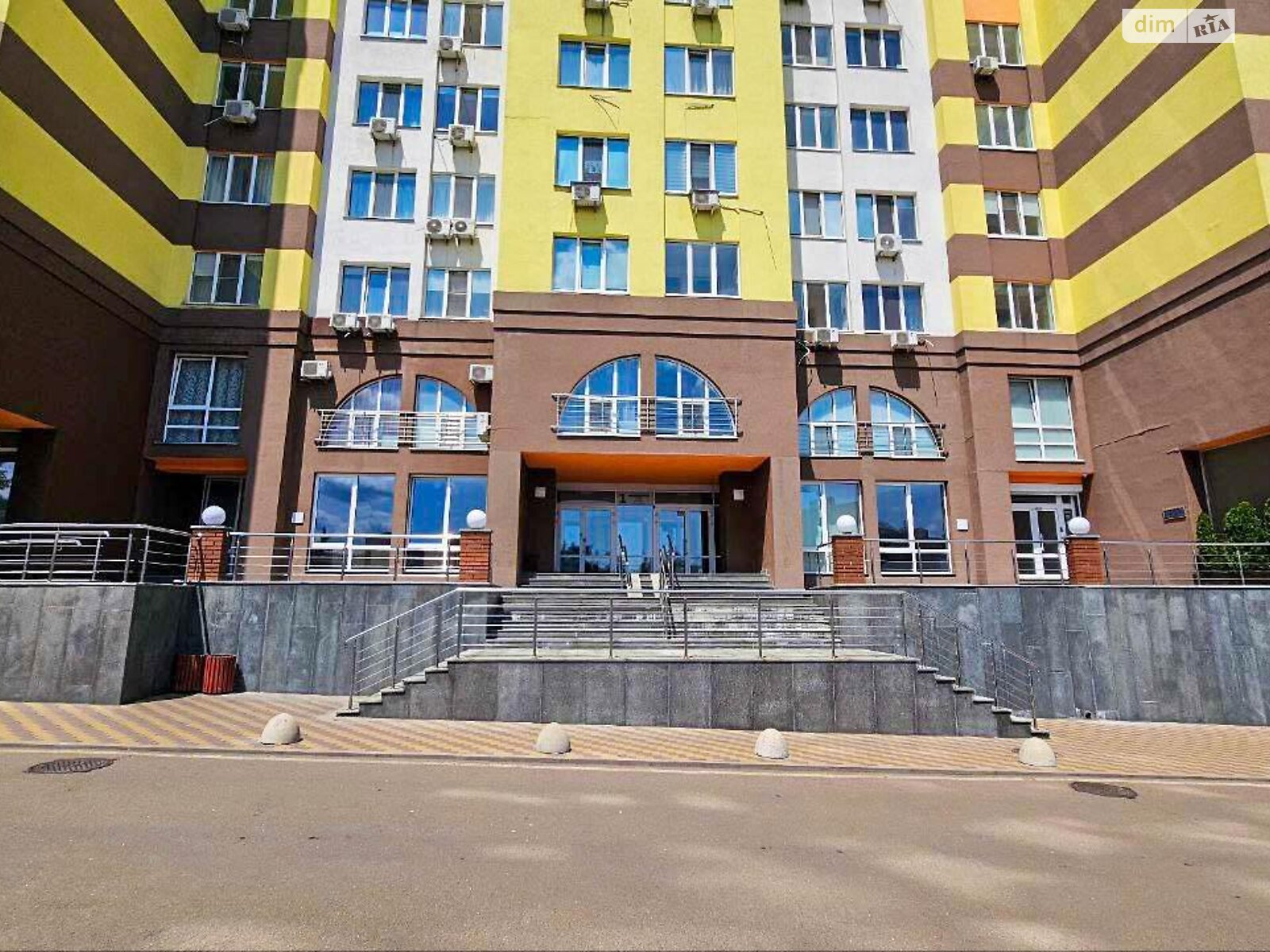 Продажа трехкомнатной квартиры в Киеве, на просп. Голосеевский, район Голосеев фото 1 Продажа трехкомнатной квартиры в Киеве, на просп. Голосеевский, район Голосеев фото 1