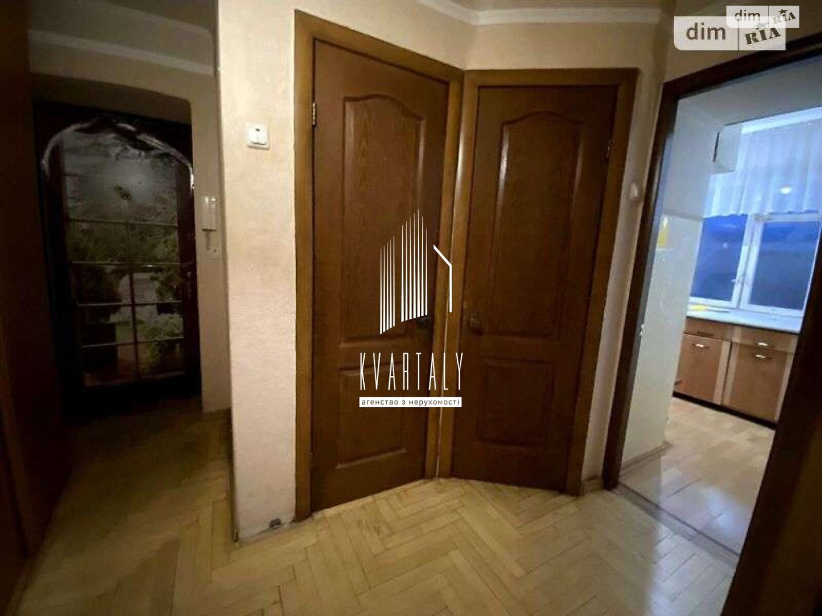 Продаж трикімнатної квартири в Києві, на просп. Голосіївський 100/2, район Голосіїв фото 1 Продаж трикімнатної квартири в Києві, на просп. Голосіївський 100/2, район Голосіїв фото 1