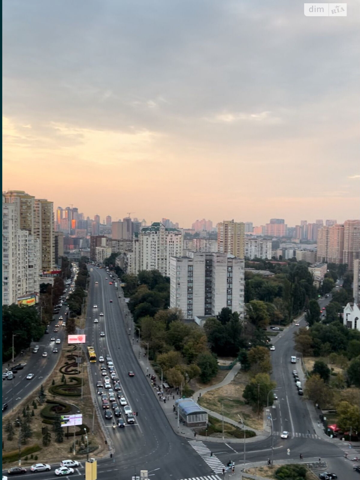 Продаж трикімнатної квартири в Києві, на просп. Голосіївський 78/2, район Голосіїв фото 1 Продаж трикімнатної квартири в Києві, на просп. Голосіївський 78/2, район Голосіїв фото 1