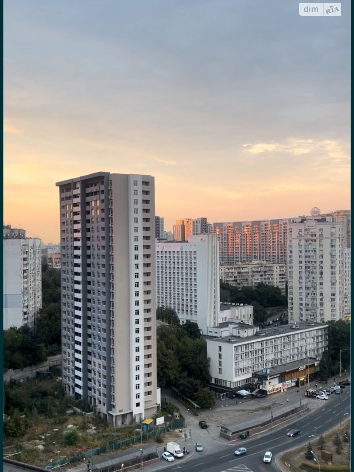 Продаж трикімнатної квартири в Києві, на просп. Голосіївський 78/2, район Голосіїв фото 1 Продаж трикімнатної квартири в Києві, на просп. Голосіївський 78/2, район Голосіїв фото 1