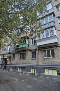 Продажа трехкомнатной квартиры в Киеве, на ул. Маричанская 10, район Голосеев фото 2