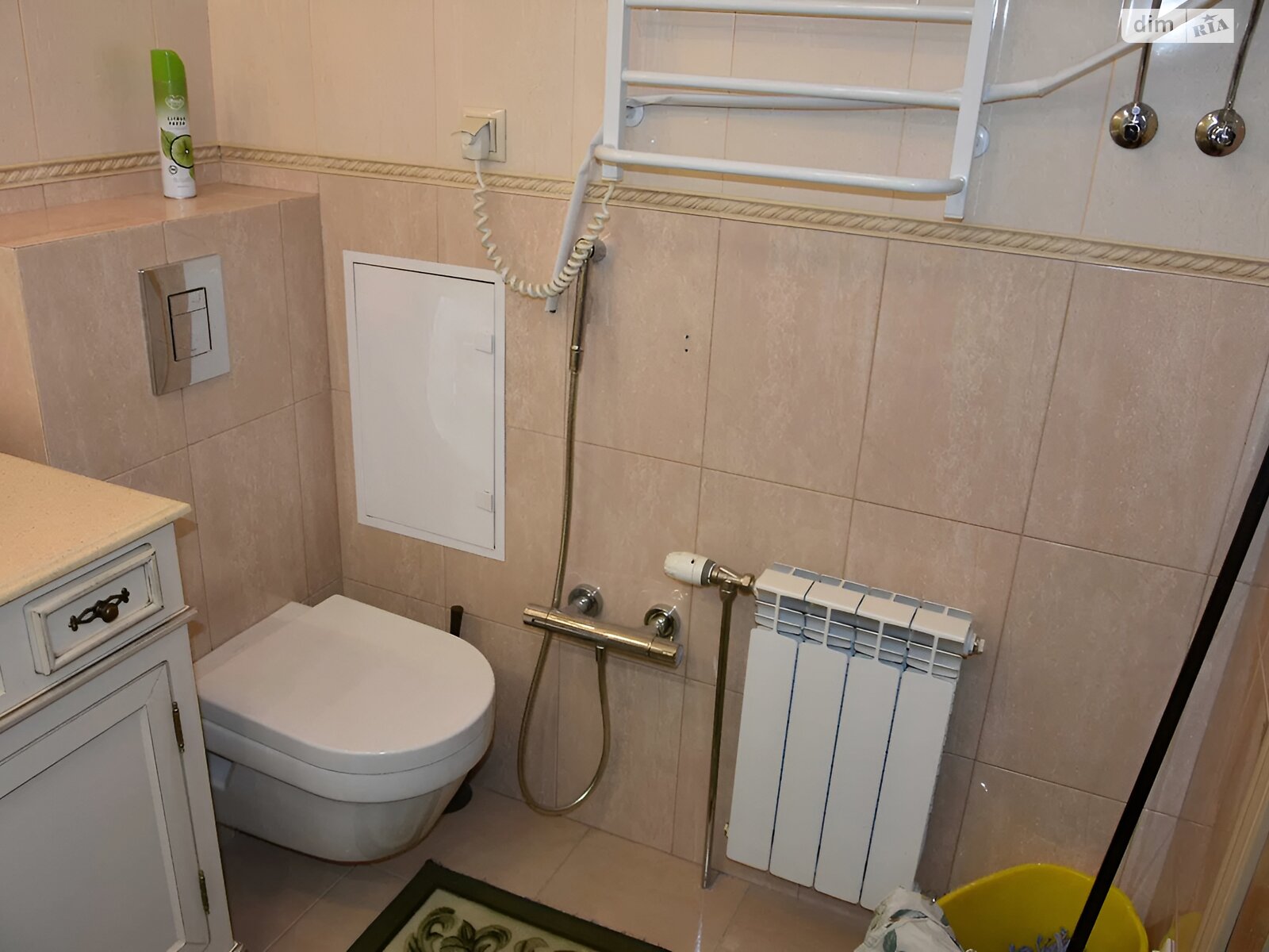 Продаж трикімнатної квартири в Києві, на вул. Михайла Максимовича 9А, район Голосіїв фото 1 Продаж трикімнатної квартири в Києві, на вул. Михайла Максимовича 9А, район Голосіїв фото 1