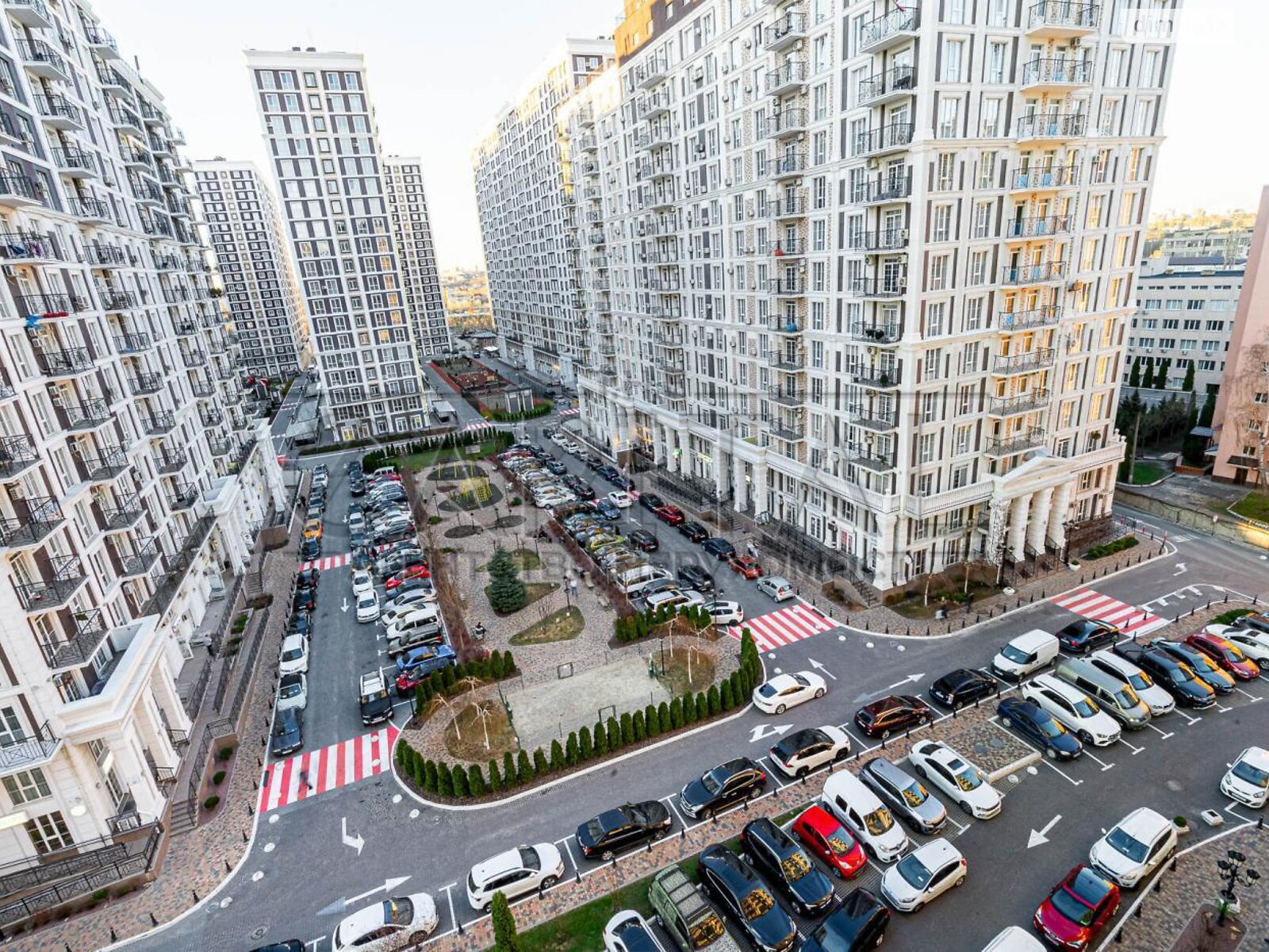 Продажа трехкомнатной квартиры в Киеве, на ул. Михаила Максимовича 28Б, район Голосеев фото 1 Продажа трехкомнатной квартиры в Киеве, на ул. Михаила Максимовича 28Б, район Голосеев фото 1