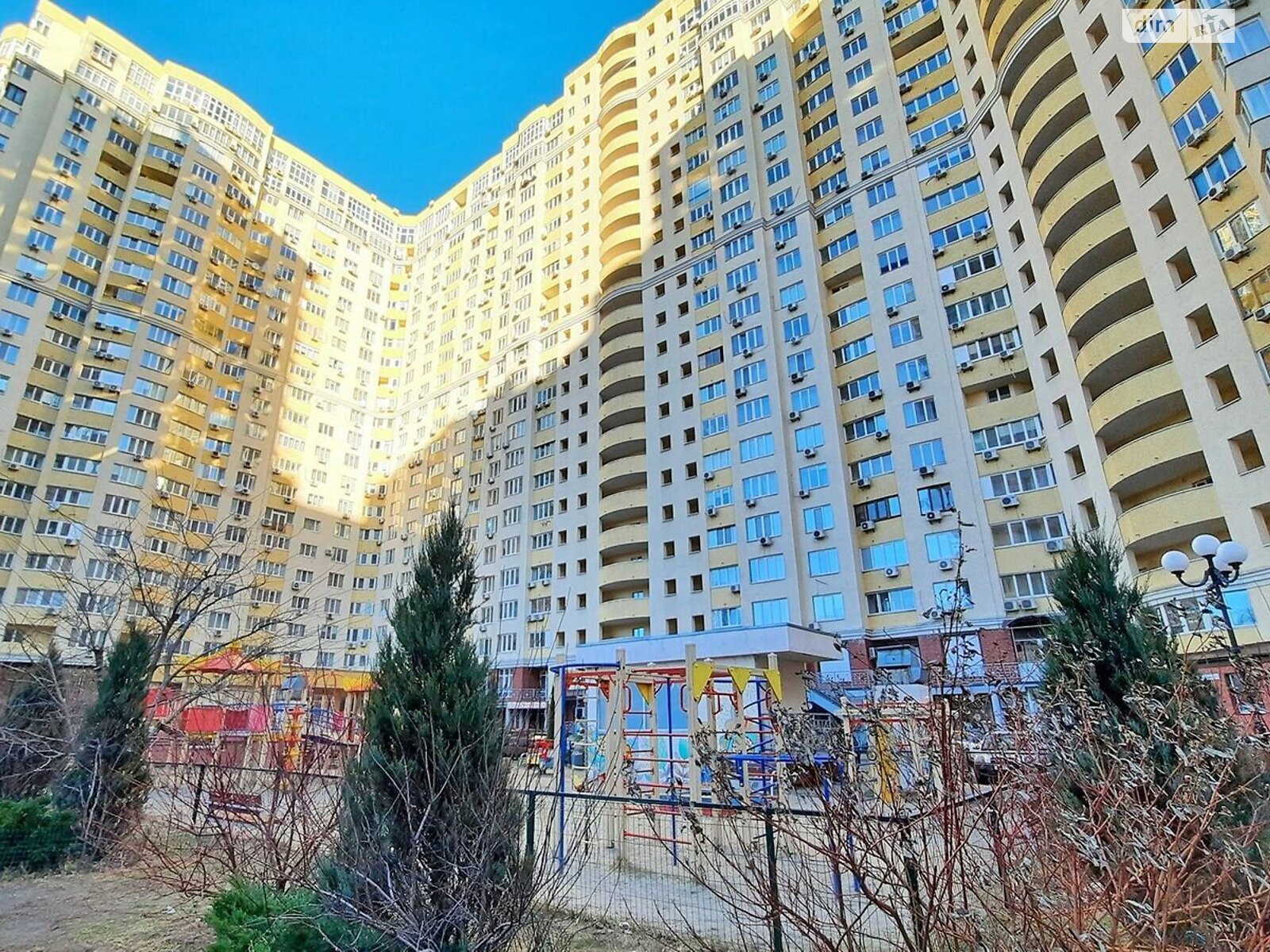 Продаж трикімнатної квартири в Києві, на вул. Михайла Максимовича 3Г, район Голосіїв фото 1 Продаж трикімнатної квартири в Києві, на вул. Михайла Максимовича 3Г, район Голосіїв фото 1