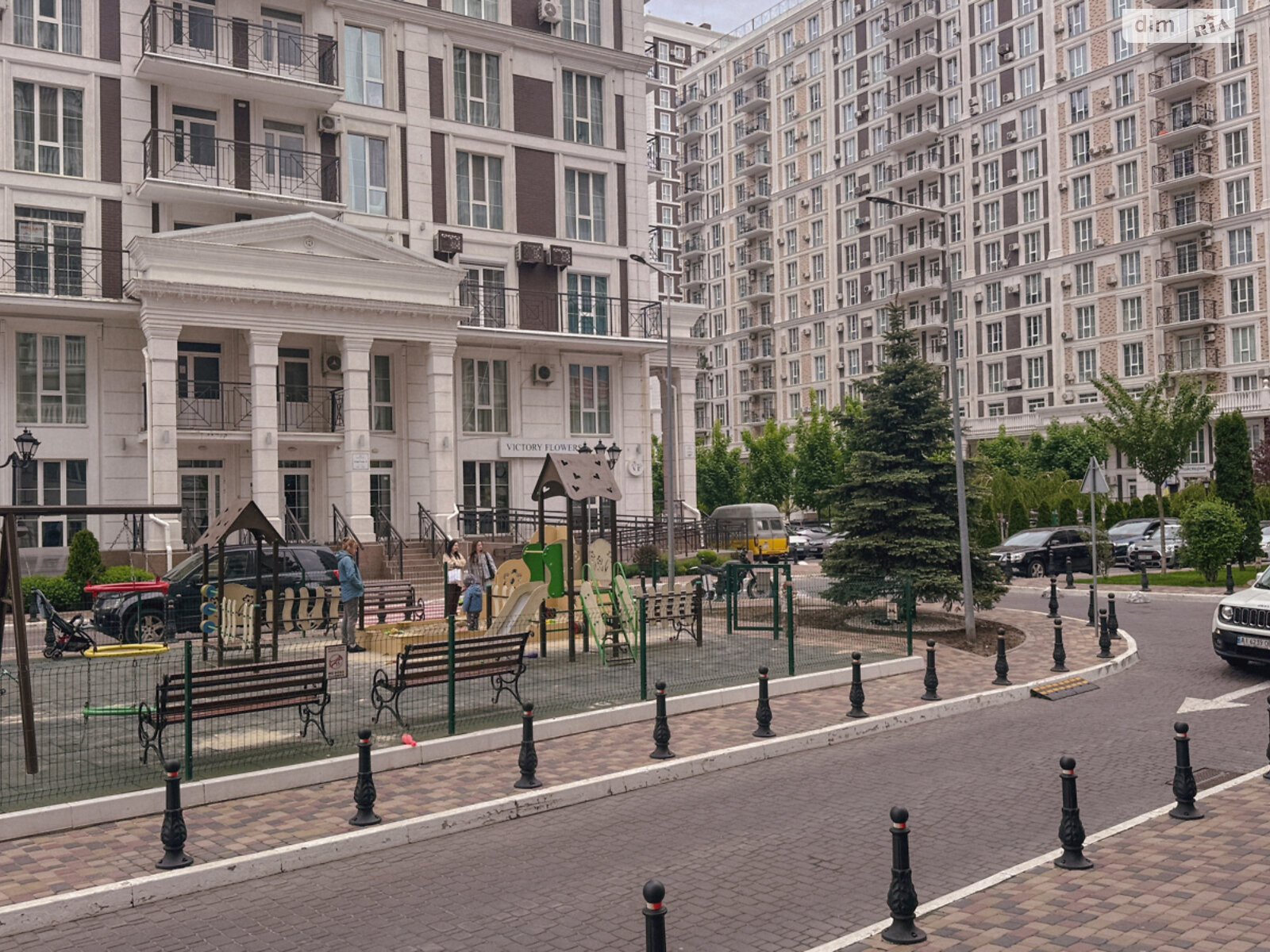 Продажа трехкомнатной квартиры в Киеве, на ул. Михаила Максимовича 26, район Голосеев фото 1 Продажа трехкомнатной квартиры в Киеве, на ул. Михаила Максимовича 26, район Голосеев фото 1