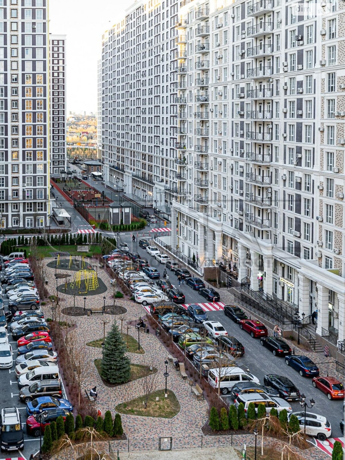 Продаж трикімнатної квартири в Києві, на вул. Михайла Максимовича 28Б, район Голосіїв фото 1 Продаж трикімнатної квартири в Києві, на вул. Михайла Максимовича 28Б, район Голосіїв фото 1