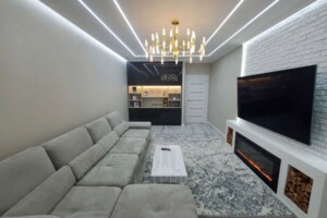 Продаж трикімнатної квартири в Києві, на вул. Михайла Максимовича 3Г, район Голосіїв фото 2