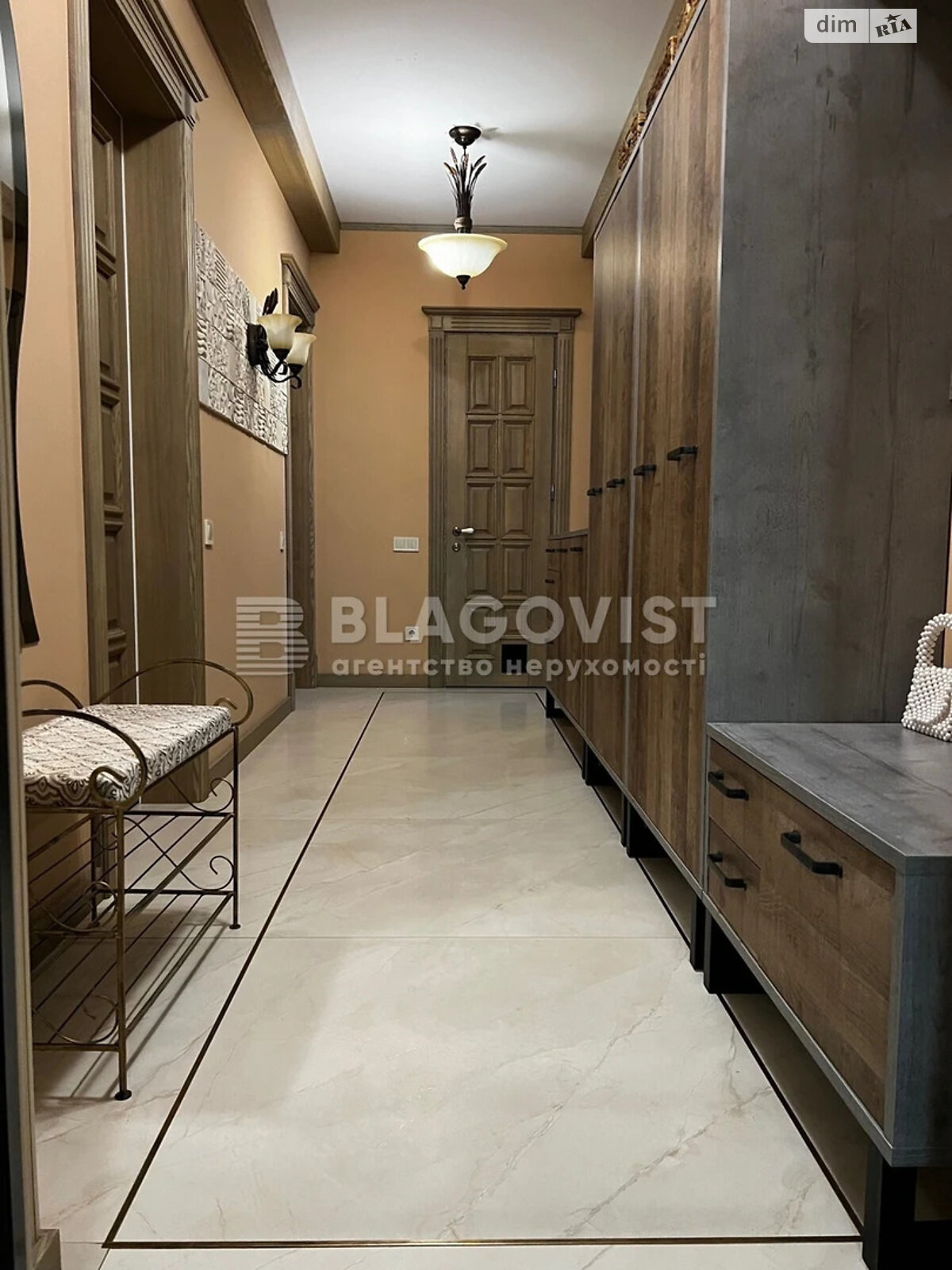 Продажа трехкомнатной квартиры в Киеве, на ул. Михаила Максимовича 28Д, район Голосеев фото 1 Продажа трехкомнатной квартиры в Киеве, на ул. Михаила Максимовича 28Д, район Голосеев фото 1
