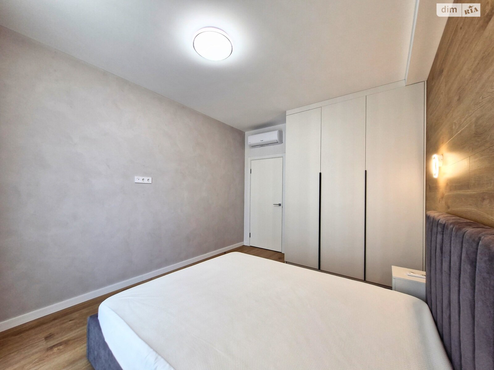 Продаж однокімнатної квартири в Києві, на вул. Михайла Максимовича 26Г, район Голосіїв фото 1 Продаж однокімнатної квартири в Києві, на вул. Михайла Максимовича 26Г, район Голосіїв фото 1