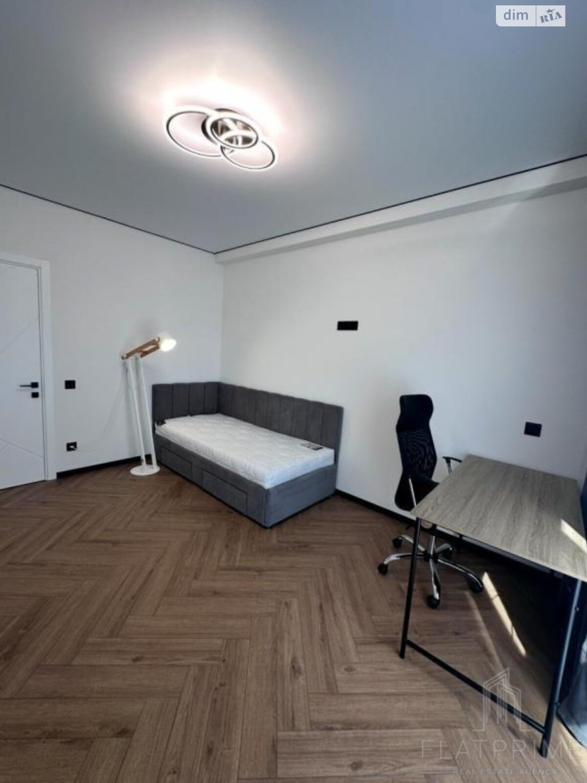 Продажа двухкомнатной квартиры в Киеве, на ул. Михаила Максимовича, район Голосеев фото 1