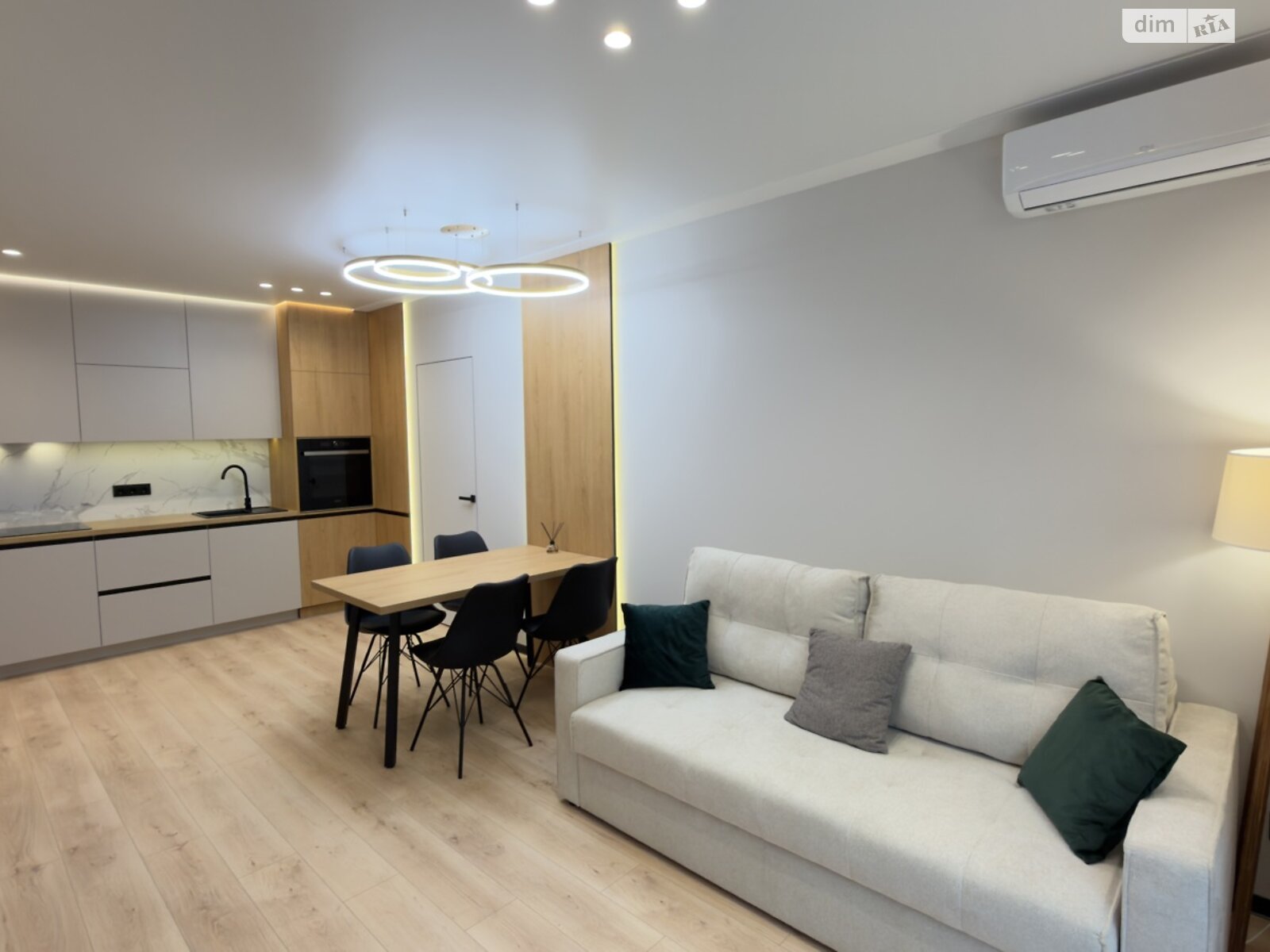 Продажа двухкомнатной квартиры в Киеве, на ул. Михаила Максимовича 26Д, район Голосеев фото 1 Продажа двухкомнатной квартиры в Киеве, на ул. Михаила Максимовича 26Д, район Голосеев фото 1