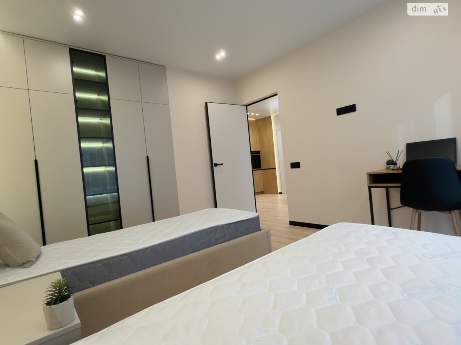 Продажа двухкомнатной квартиры в Киеве, на ул. Михаила Максимовича 26Д, район Голосеев фото 1 Продажа двухкомнатной квартиры в Киеве, на ул. Михаила Максимовича 26Д, район Голосеев фото 1