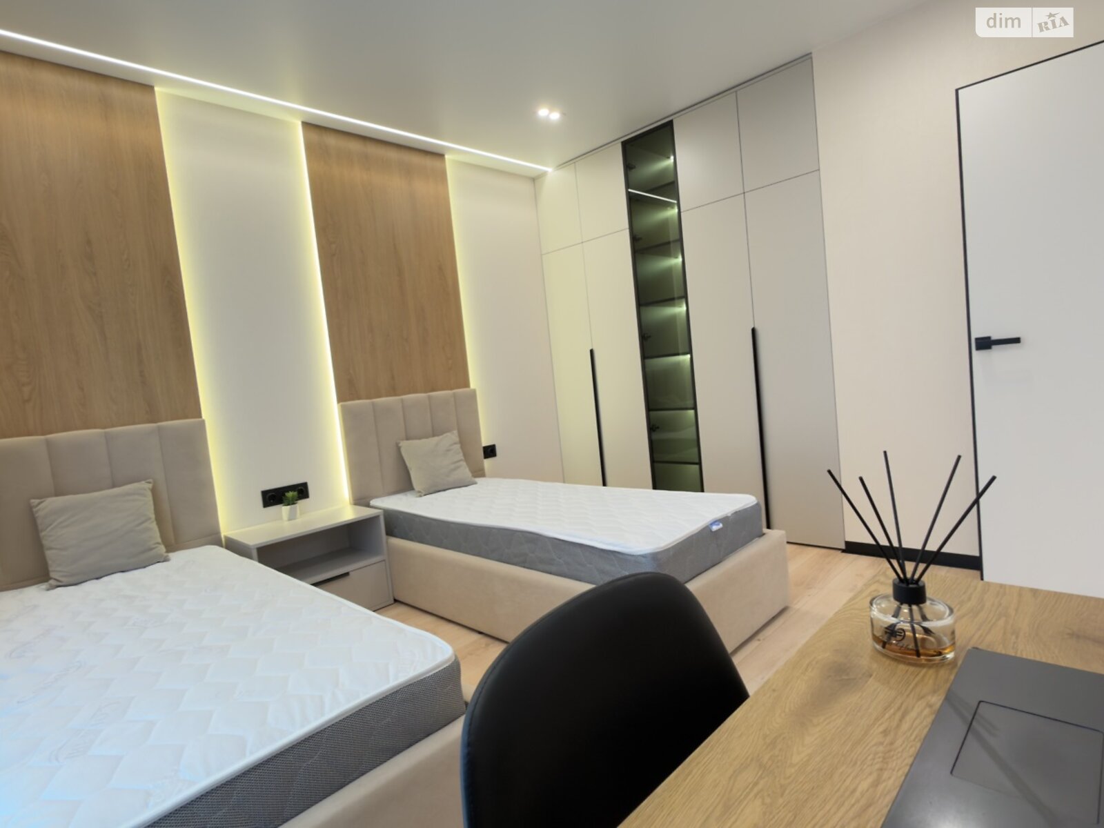 Продажа двухкомнатной квартиры в Киеве, на ул. Михаила Максимовича 26Д, район Голосеев фото 1 Продажа двухкомнатной квартиры в Киеве, на ул. Михаила Максимовича 26Д, район Голосеев фото 1