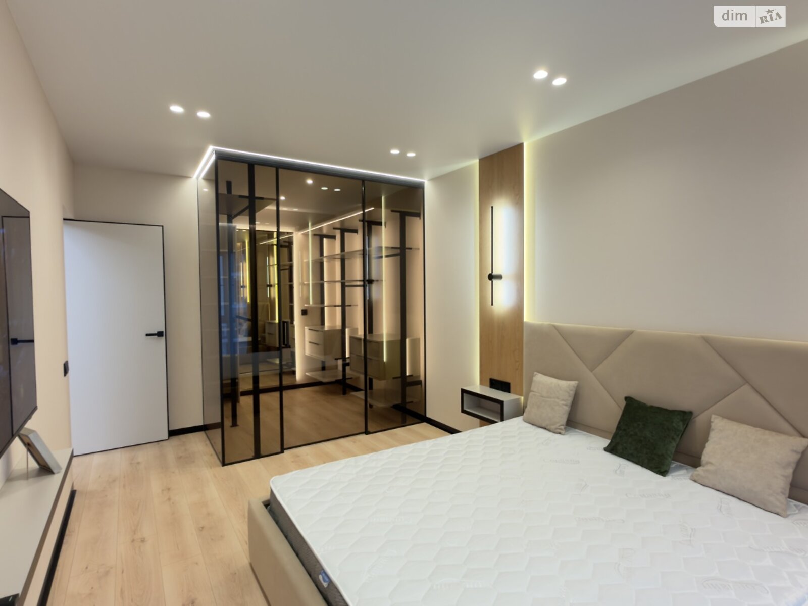 Продажа двухкомнатной квартиры в Киеве, на ул. Михаила Максимовича 26Д, район Голосеев фото 1 Продажа двухкомнатной квартиры в Киеве, на ул. Михаила Максимовича 26Д, район Голосеев фото 1