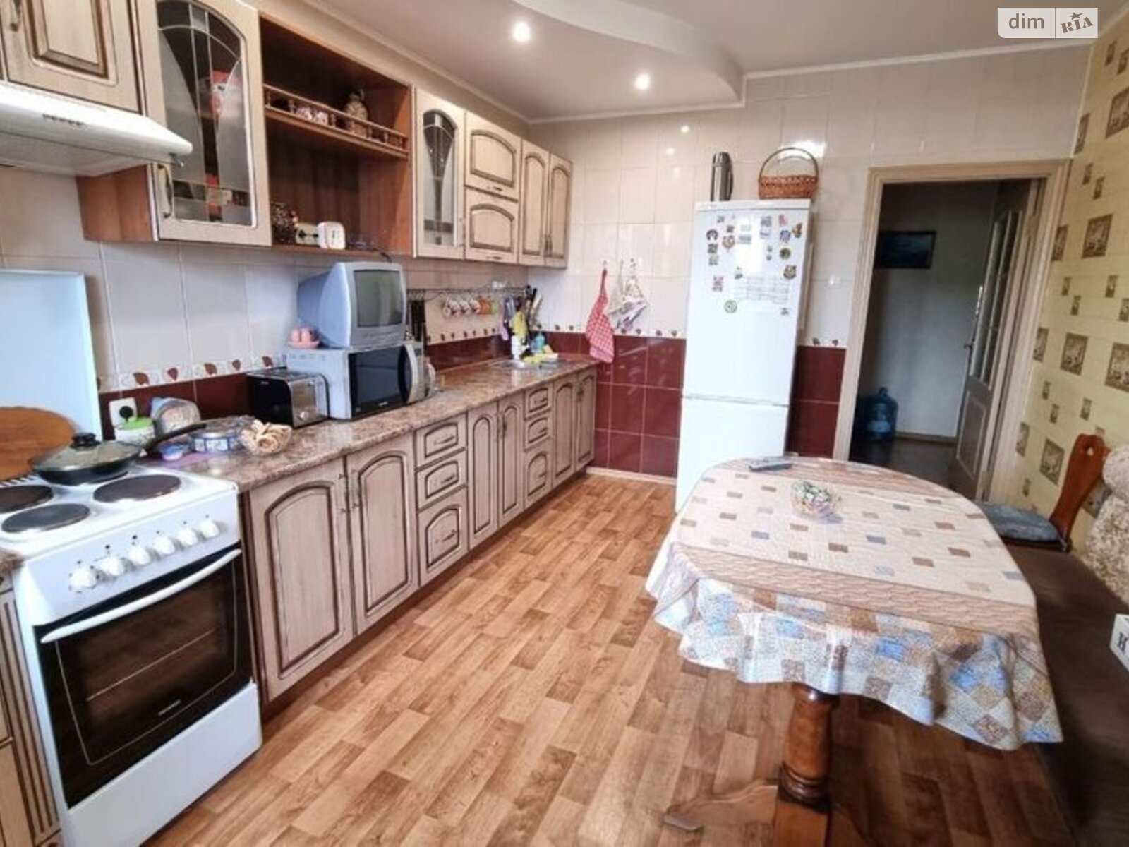 Продажа трехкомнатной квартиры в Киеве, на ул. Михаила Максимовича 9, район Голосеев фото 1