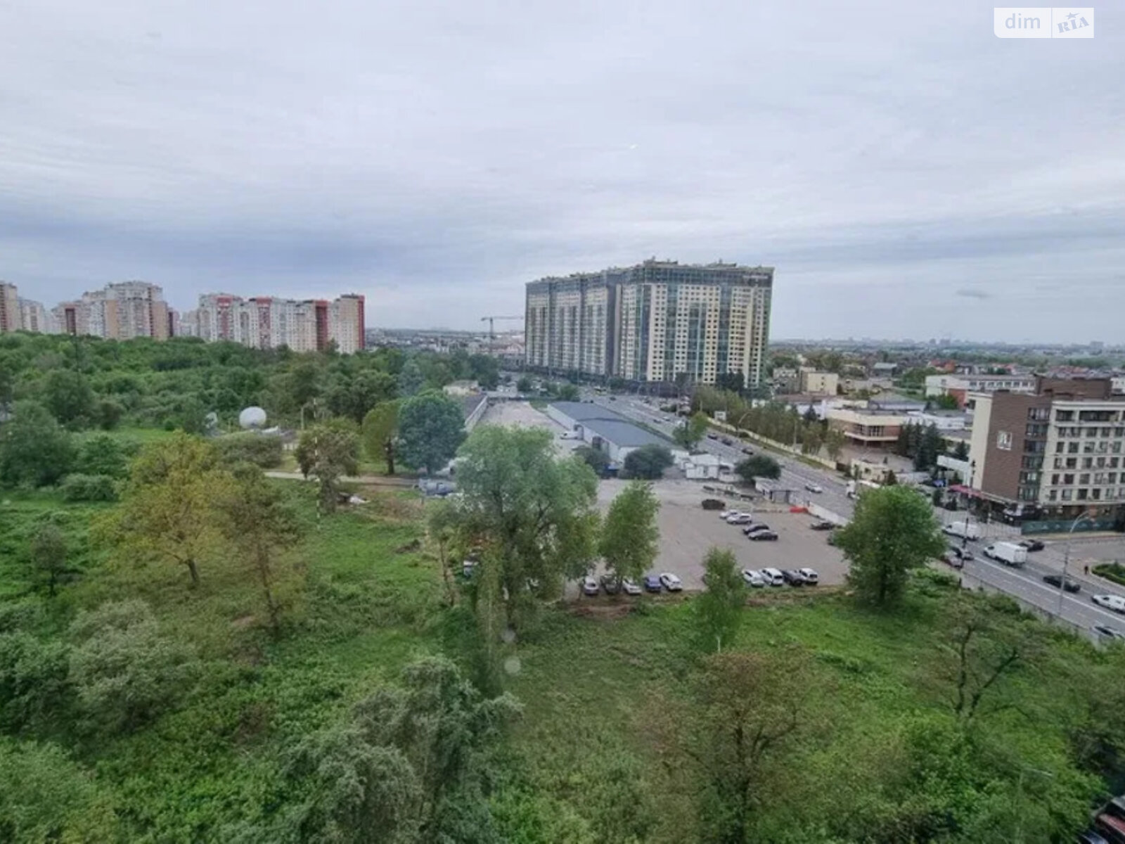 Продажа трехкомнатной квартиры в Киеве, на ул. Михаила Максимовича 9, район Голосеев фото 1