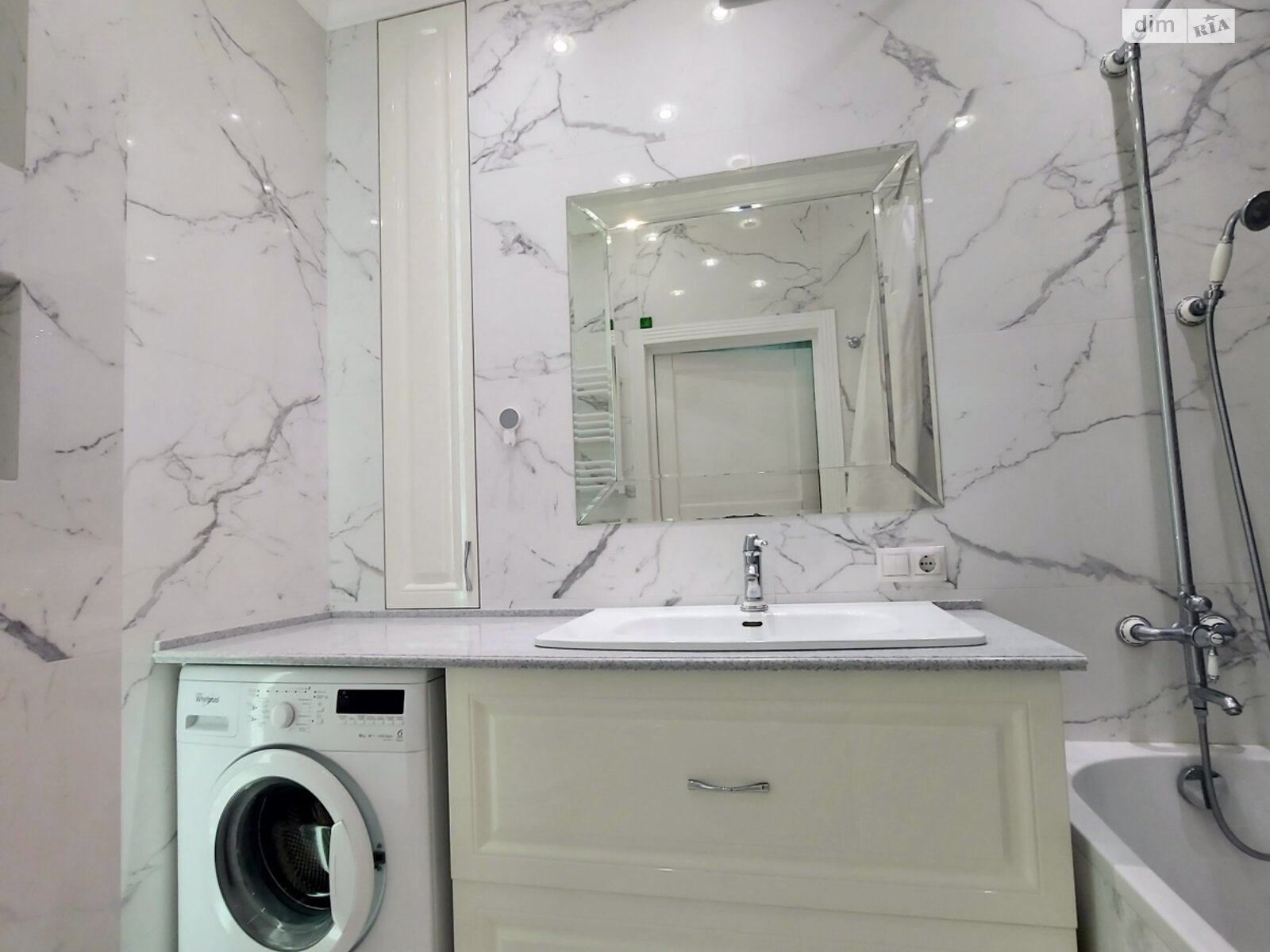 Продажа однокомнатной квартиры в Киеве, на ул. Михаила Максимовича 26, район Голосеев фото 1