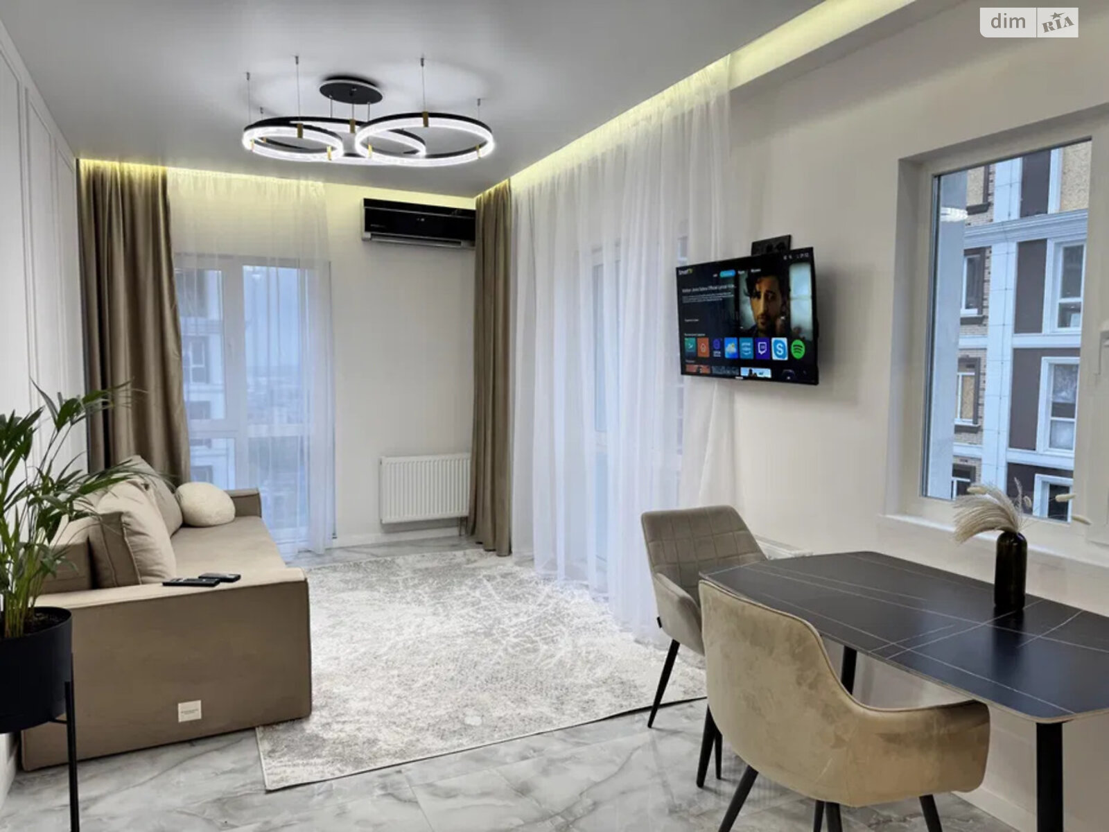 Продажа двухкомнатной квартиры в Киеве, на ул. Михаила Максимовича 26Д, район Голосеев фото 1