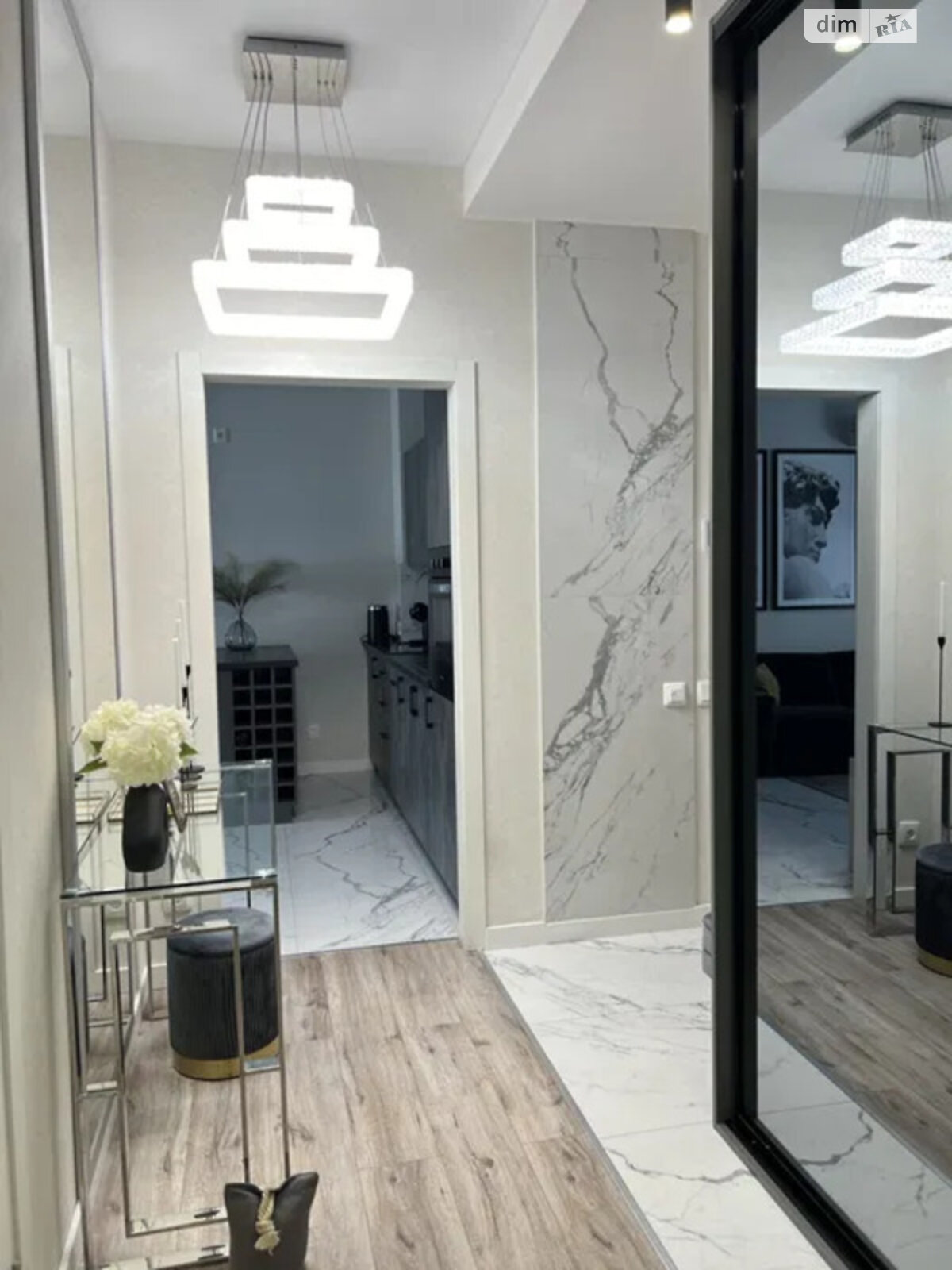 Продажа трехкомнатной квартиры в Киеве, на ул. Михаила Максимовича, район Голосеевский фото 1 Продажа трехкомнатной квартиры в Киеве, на ул. Михаила Максимовича, район Голосеевский фото 1