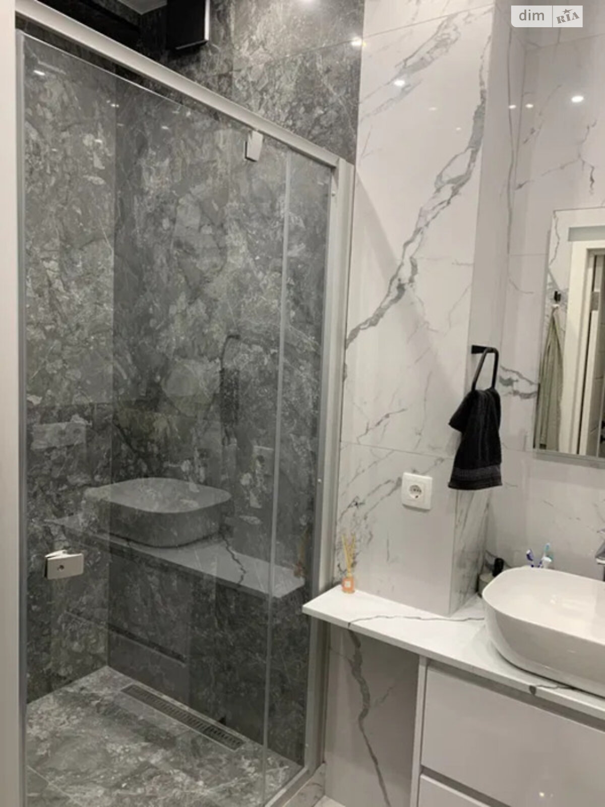 Продажа трехкомнатной квартиры в Киеве, на ул. Михаила Максимовича, район Голосеевский фото 1 Продажа трехкомнатной квартиры в Киеве, на ул. Михаила Максимовича, район Голосеевский фото 1