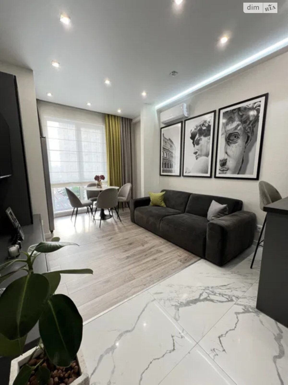 Продажа трехкомнатной квартиры в Киеве, на ул. Михаила Максимовича, район Голосеевский фото 1 Продажа трехкомнатной квартиры в Киеве, на ул. Михаила Максимовича, район Голосеевский фото 1