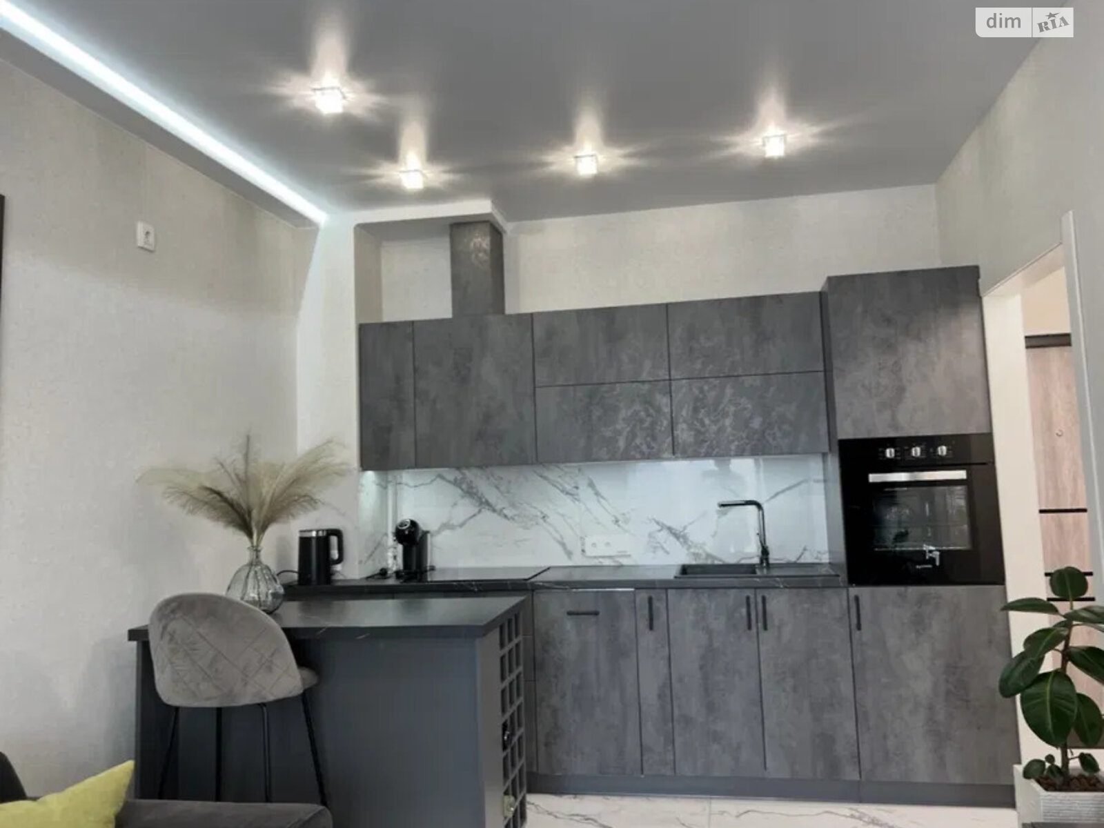 Продажа трехкомнатной квартиры в Киеве, на ул. Михаила Максимовича, район Голосеевский фото 1 Продажа трехкомнатной квартиры в Киеве, на ул. Михаила Максимовича, район Голосеевский фото 1