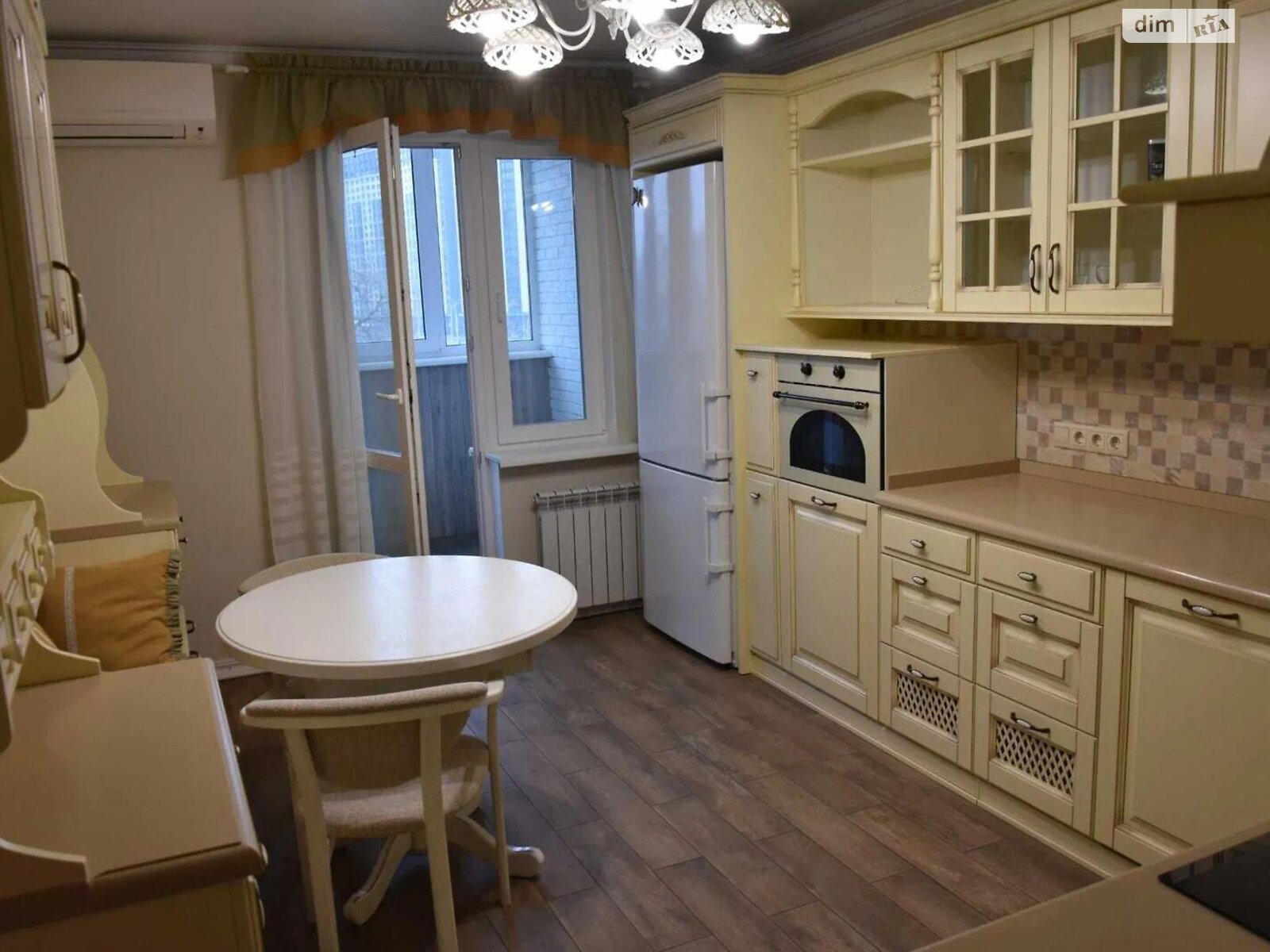 Продаж трикімнатної квартири в Києві, на вул. Михайла Максимовича 9А, район Голосіїв фото 1 Продаж трикімнатної квартири в Києві, на вул. Михайла Максимовича 9А, район Голосіїв фото 1