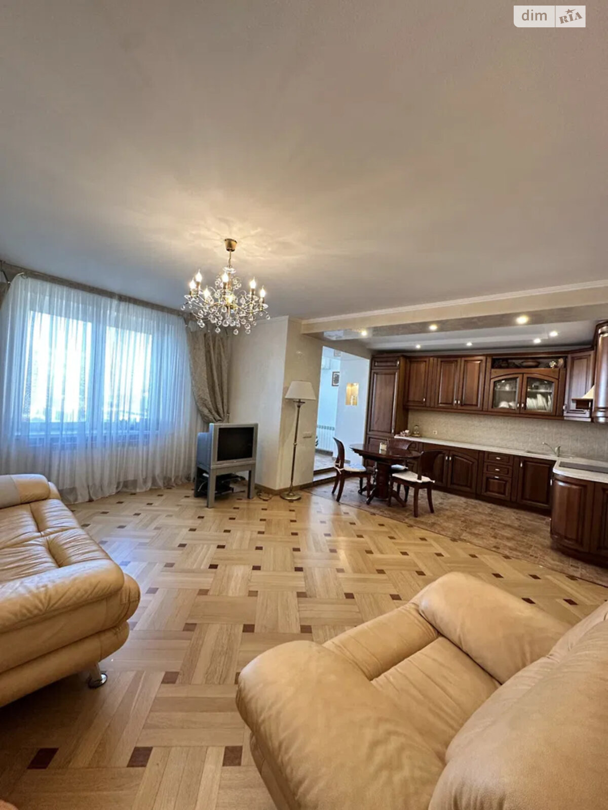 Продажа трехкомнатной квартиры в Киеве, на ул. Васильковская 18, район Голосеев фото 1 Продажа трехкомнатной квартиры в Киеве, на ул. Васильковская 18, район Голосеев фото 1