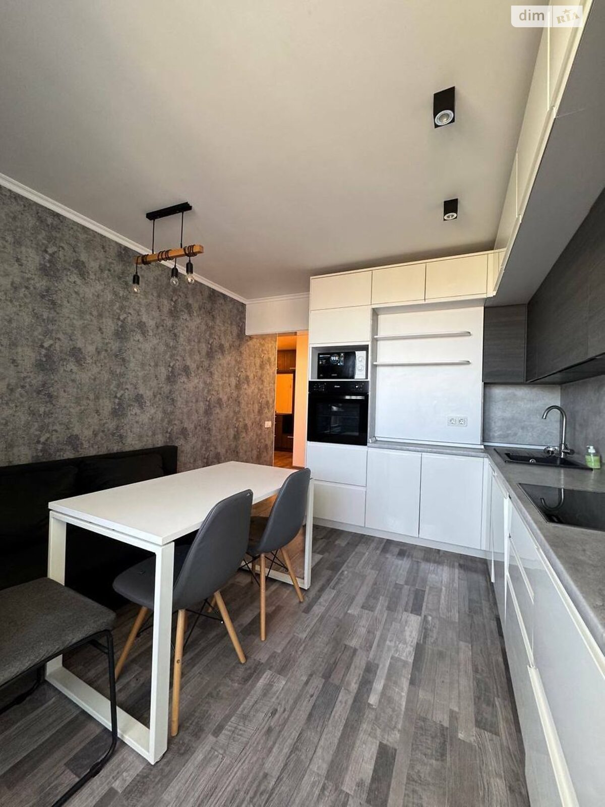 Продажа трехкомнатной квартиры в Киеве, на ул. Юлии Здановской 36В, район Голосеев фото 1 Продажа трехкомнатной квартиры в Киеве, на ул. Юлии Здановской 36В, район Голосеев фото 1