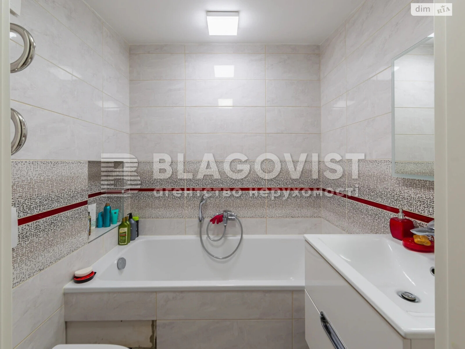 Продажа трехкомнатной квартиры в Киеве, на ул. Юлии Здановской 71Г, район Голосеев фото 1 Продажа трехкомнатной квартиры в Киеве, на ул. Юлии Здановской 71Г, район Голосеев фото 1
