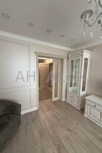 Продажа трехкомнатной квартиры в Киеве, на ул. Юлии Здановской 36В, район Голосеев фото 2